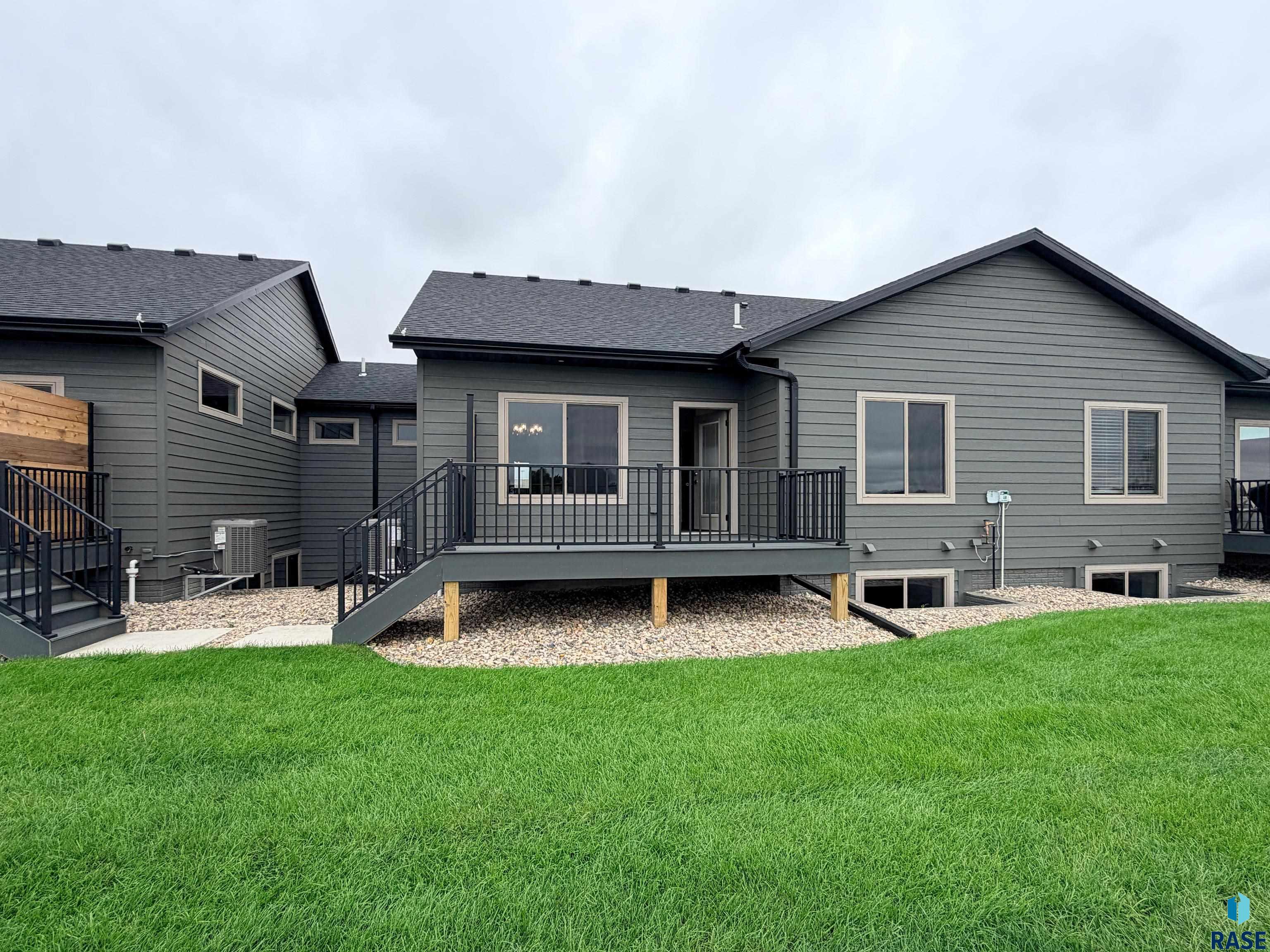 2810 E Hazelnut Street, Brandon, SD 57005 — photo 2