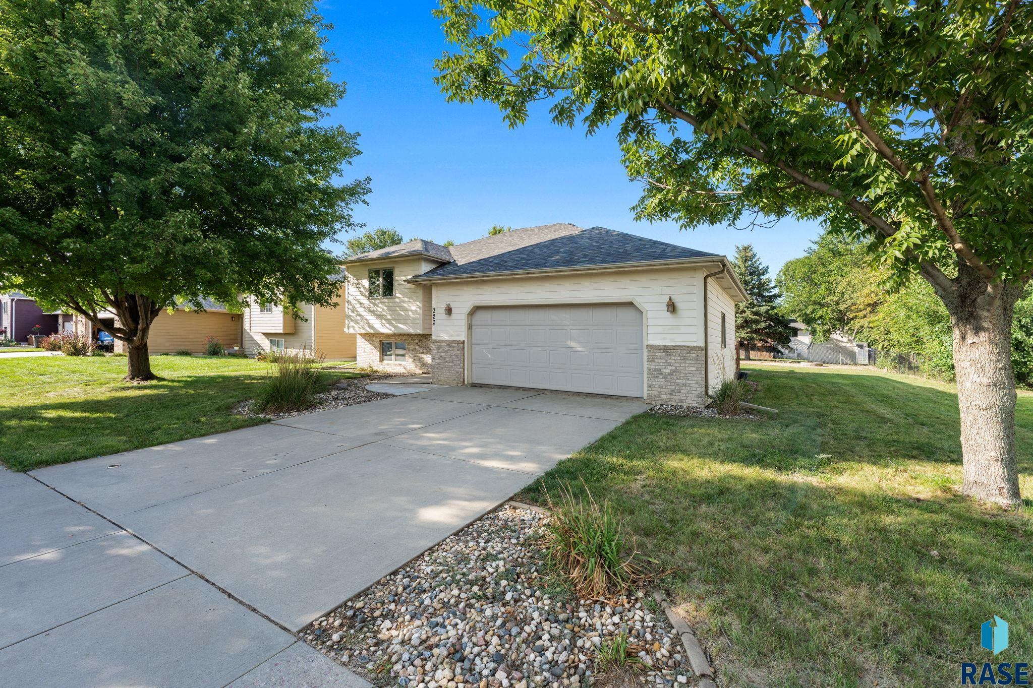 320 W 5th Street, Tea, SD 57064 — photo 2