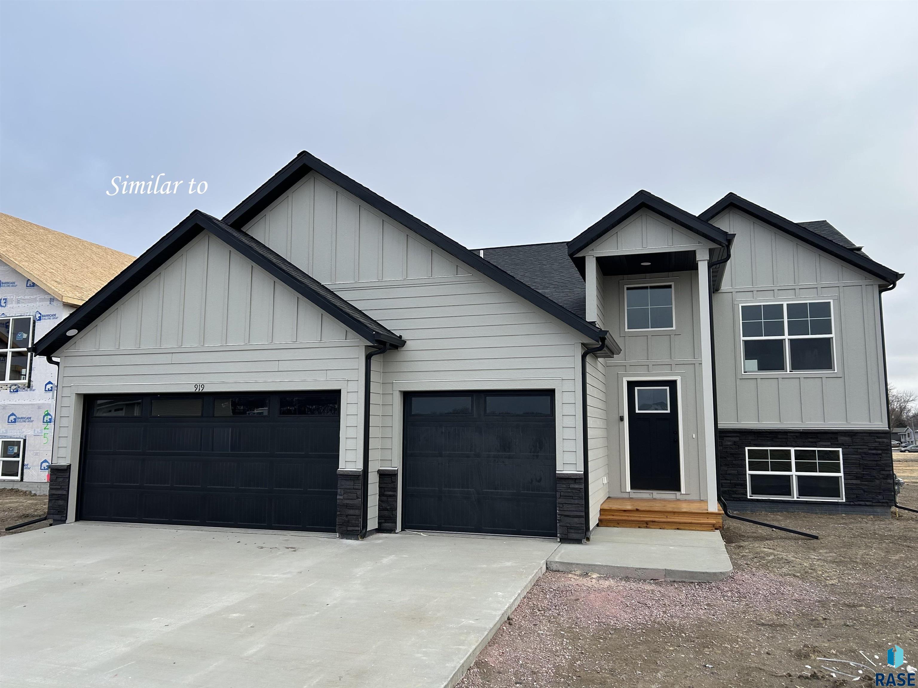 901 Estate Street — photo