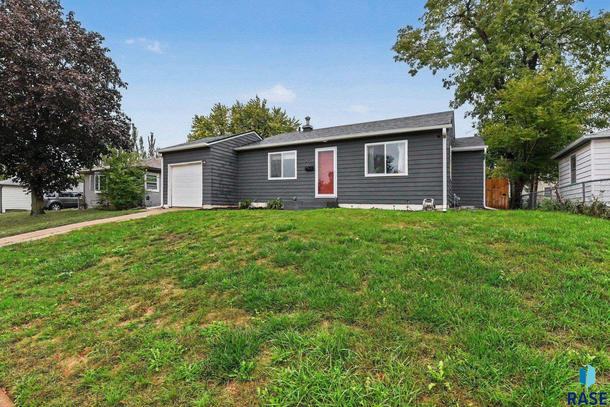 2908 E Claudette Drive — photo