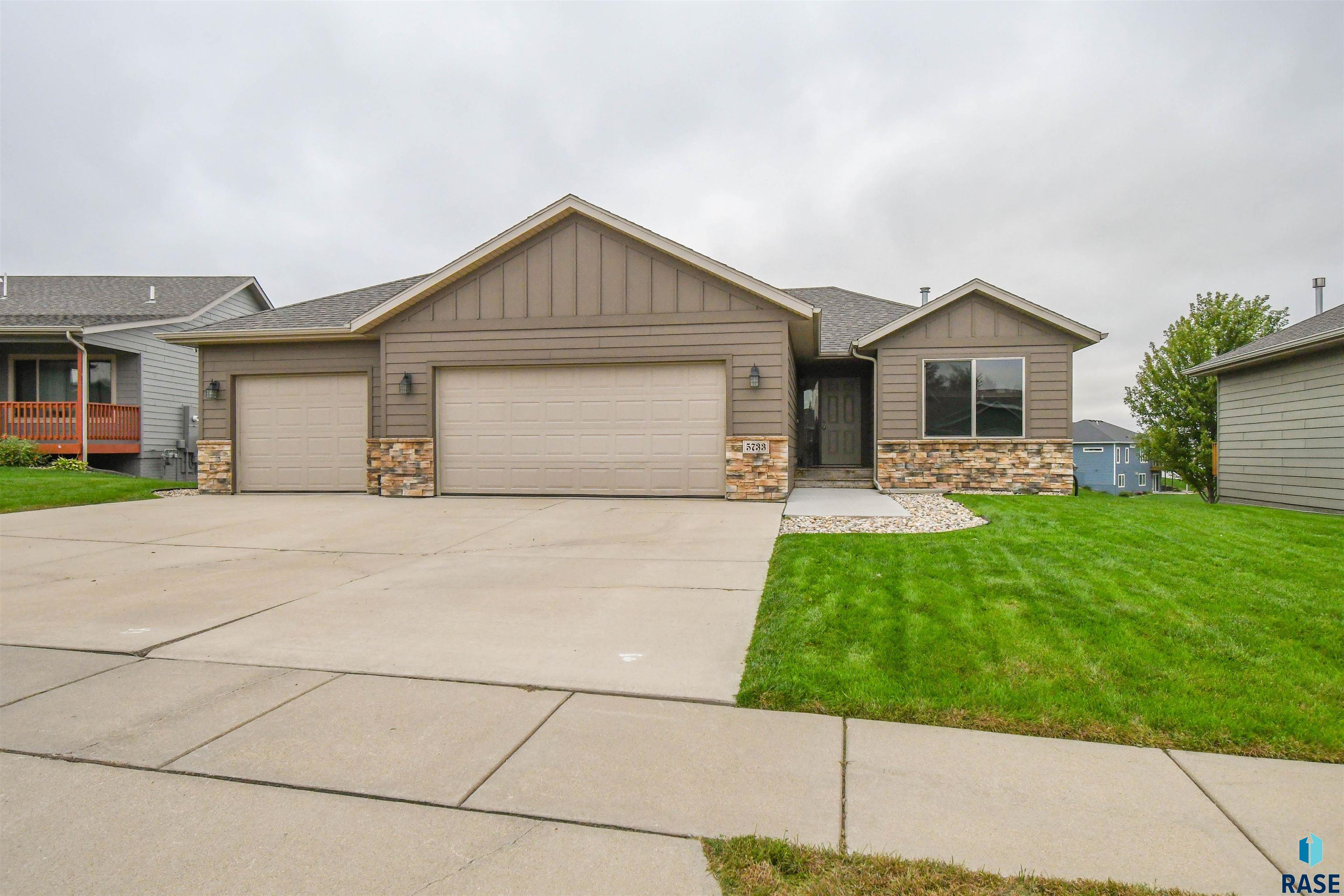 5733 W Bream Court — photo