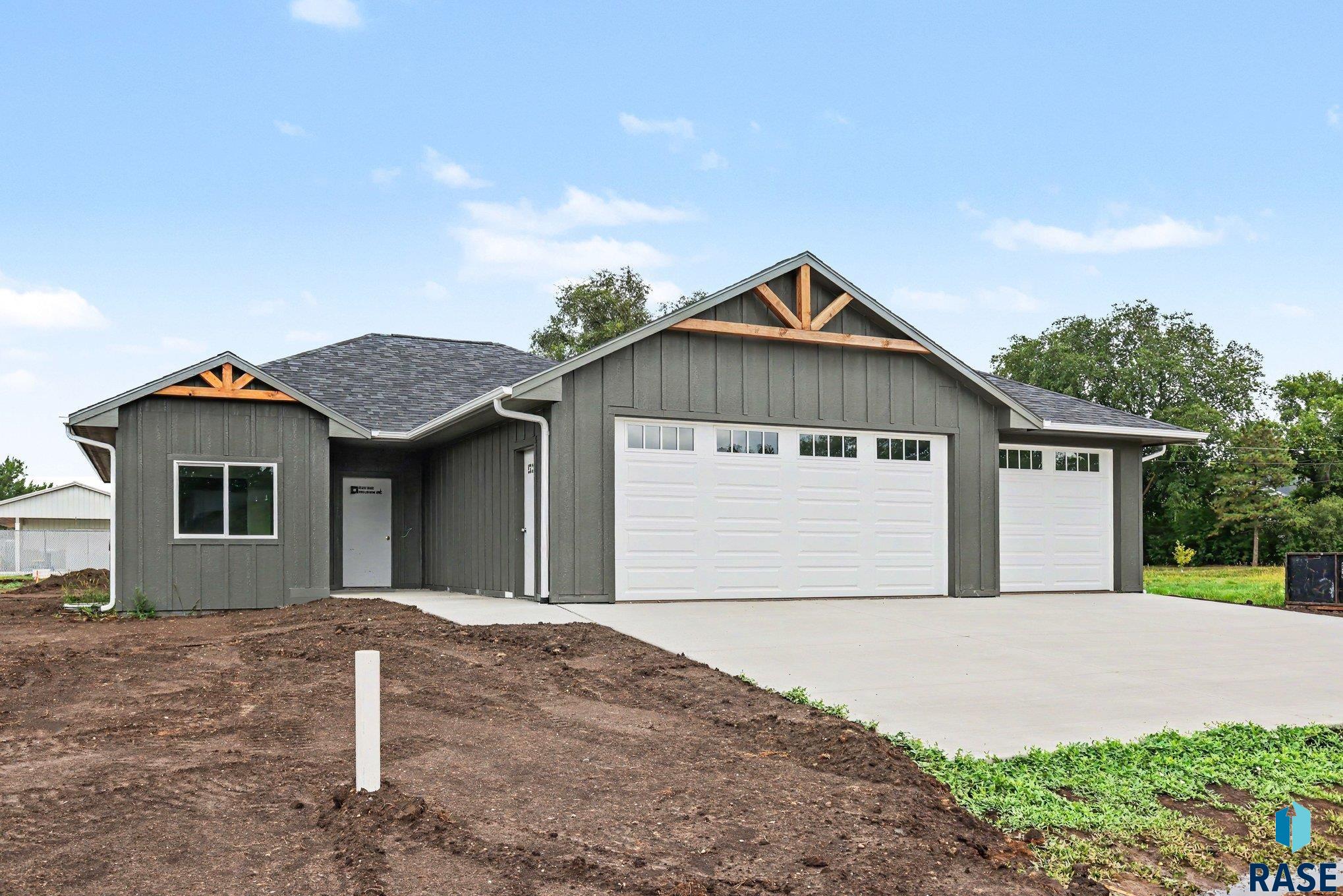 512 Sumac Circle — photo
