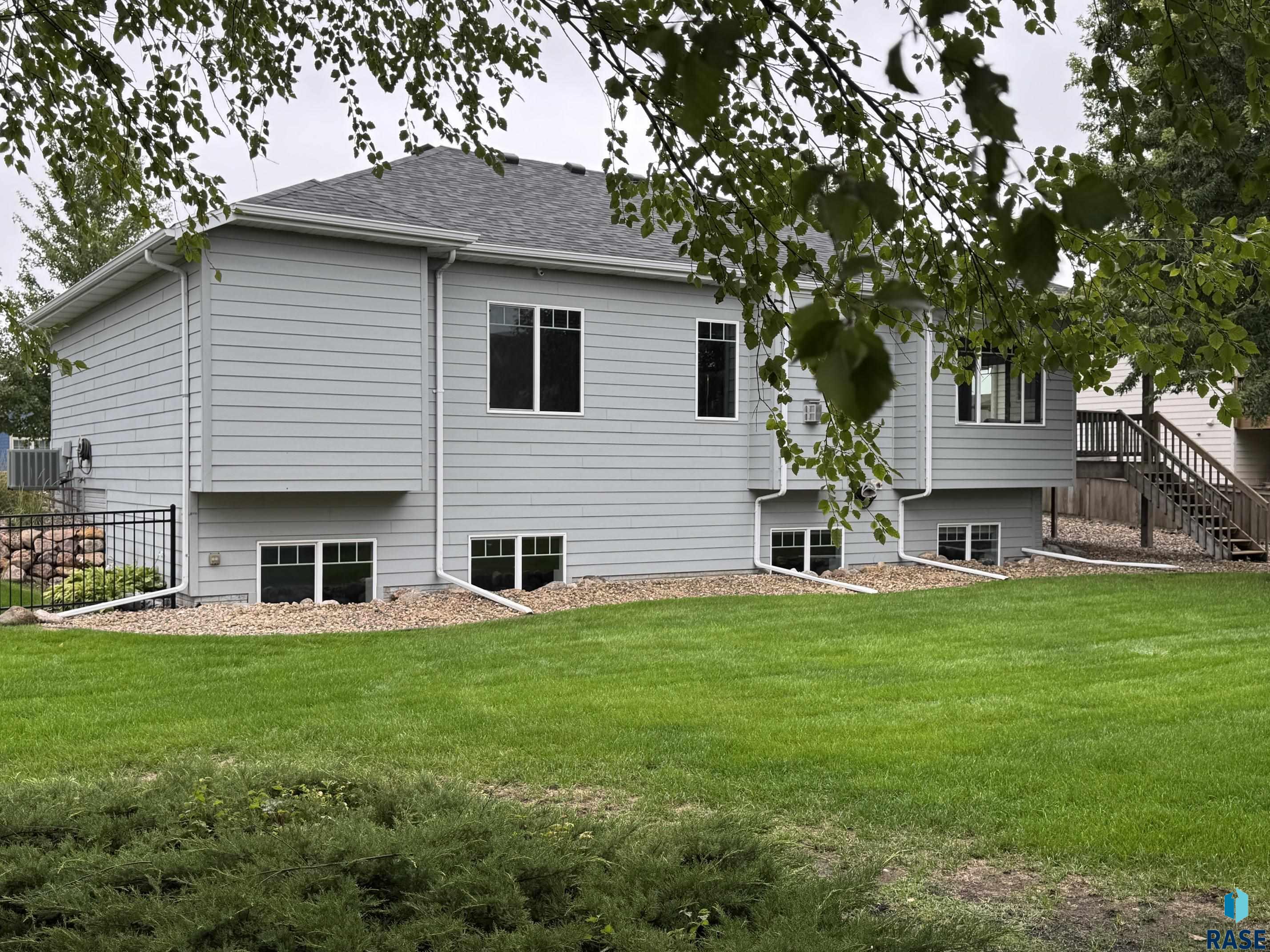 2420 E Baxter Circle, Sioux Falls, SD 57108 — photo 2