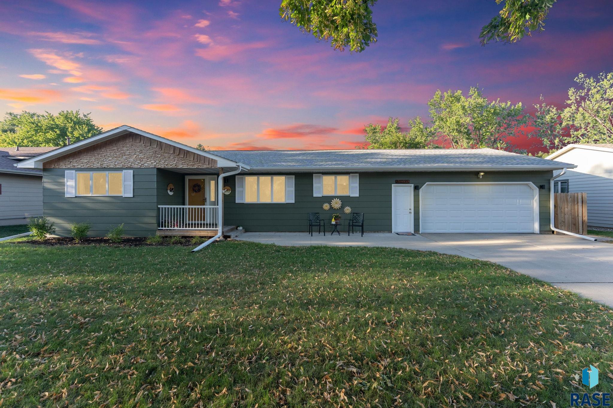 5712 W Walden Drive — photo