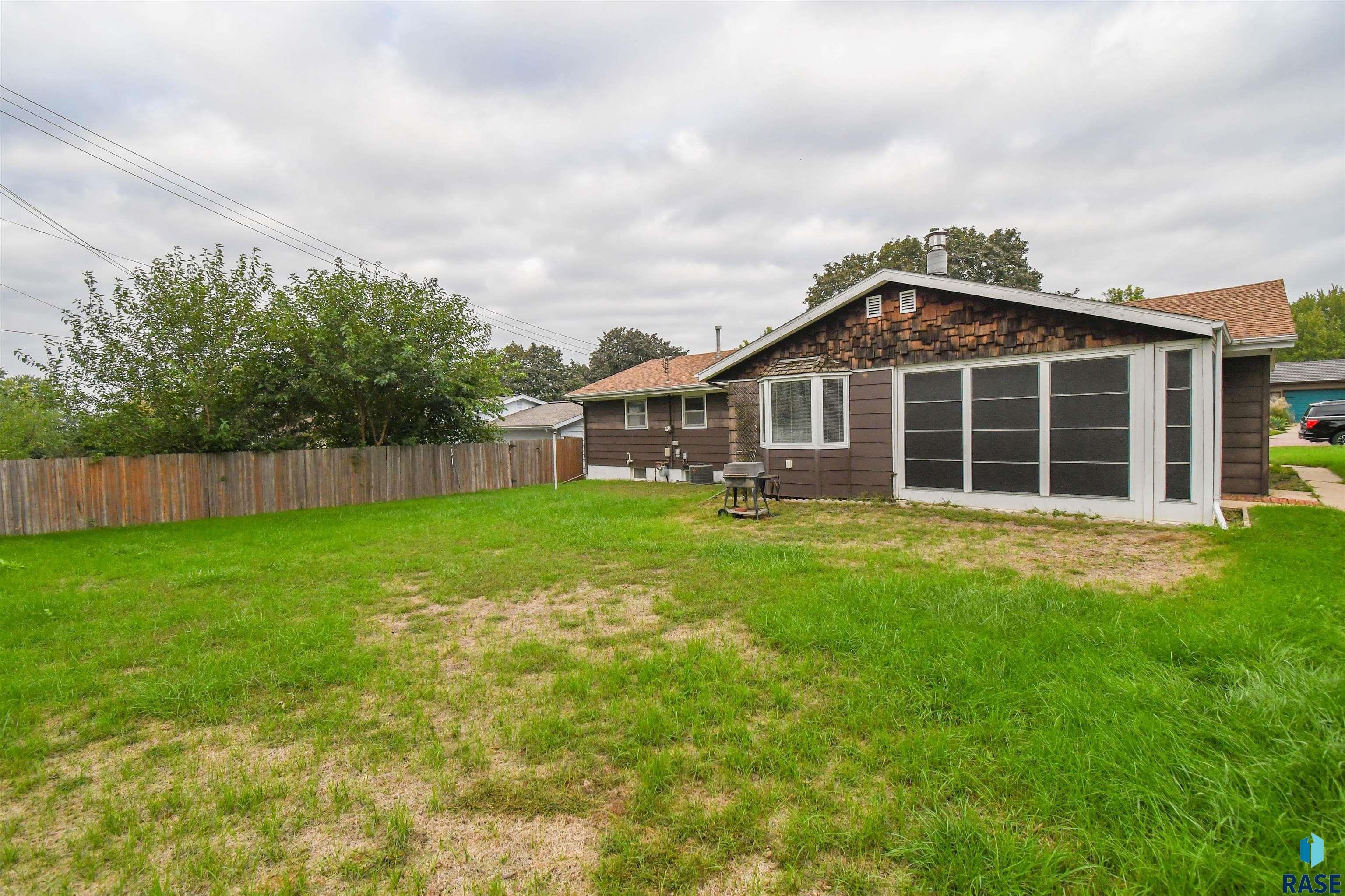 2409 E 17th Street, Sioux Falls, SD 57103 — photo 3