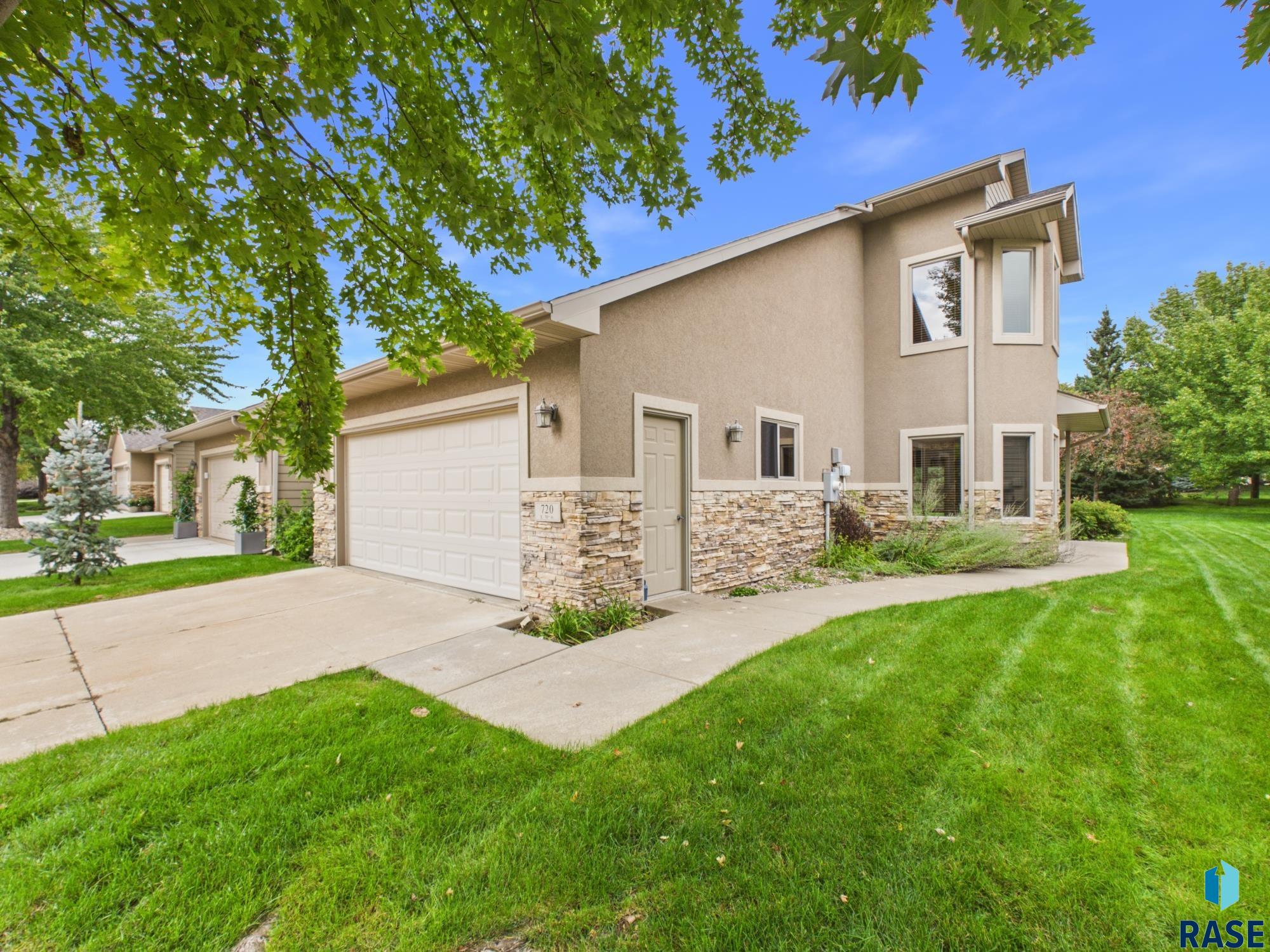 720 E 70th Place — photo