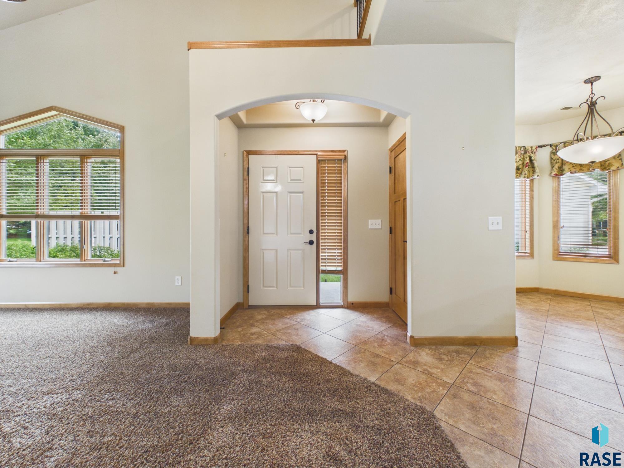 720 E 70th Place, Sioux Falls, SD 57108 — photo 2