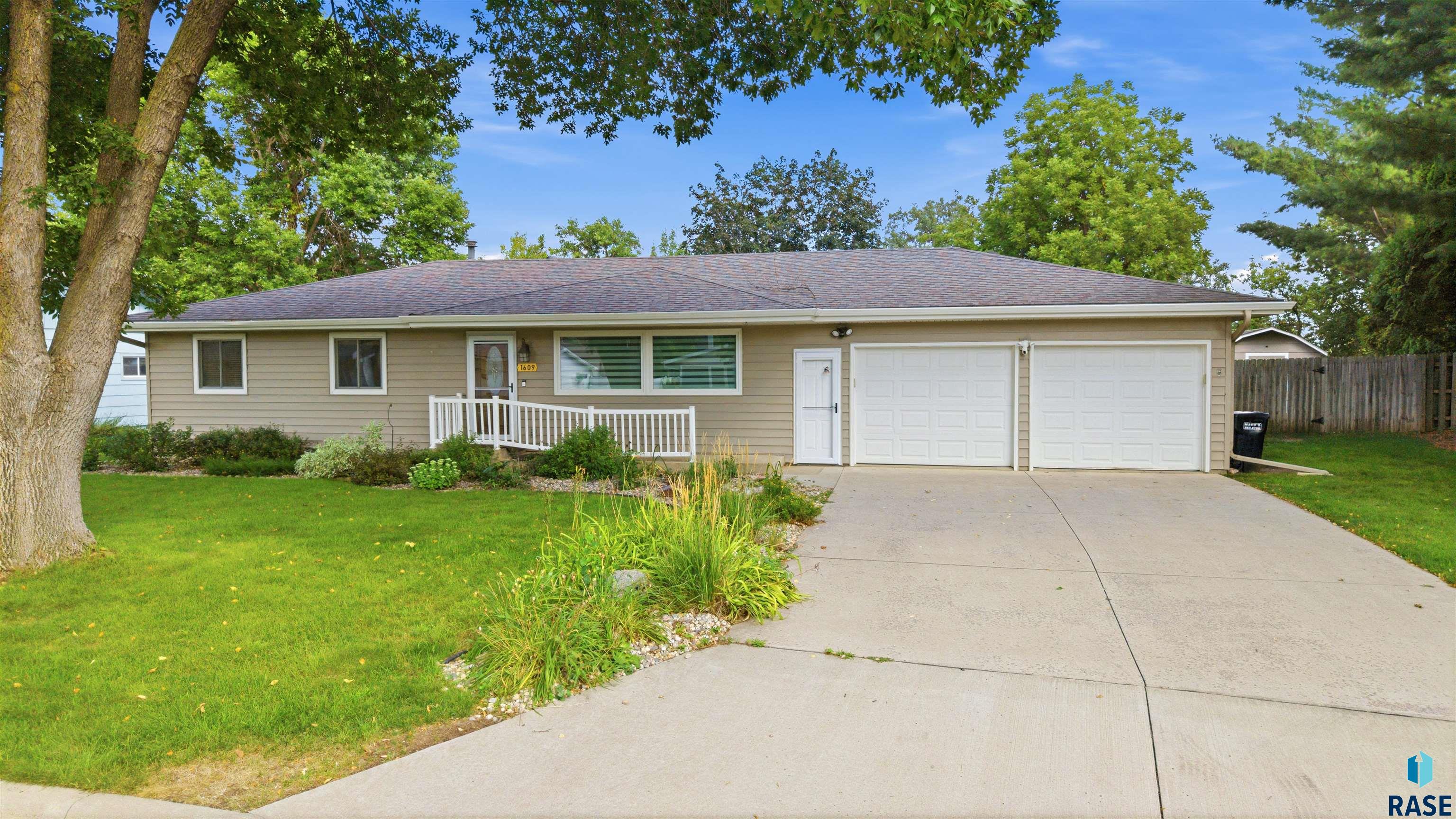 1609 E Sylvan Circle, Brandon, SD 57005 — photo 2