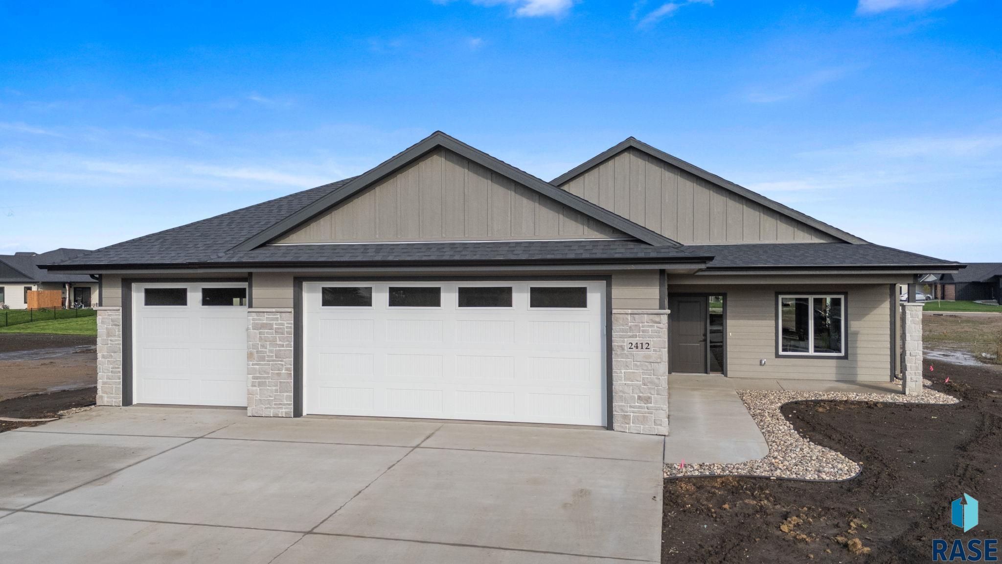 2412 S Saddle Ridge Drive — photo