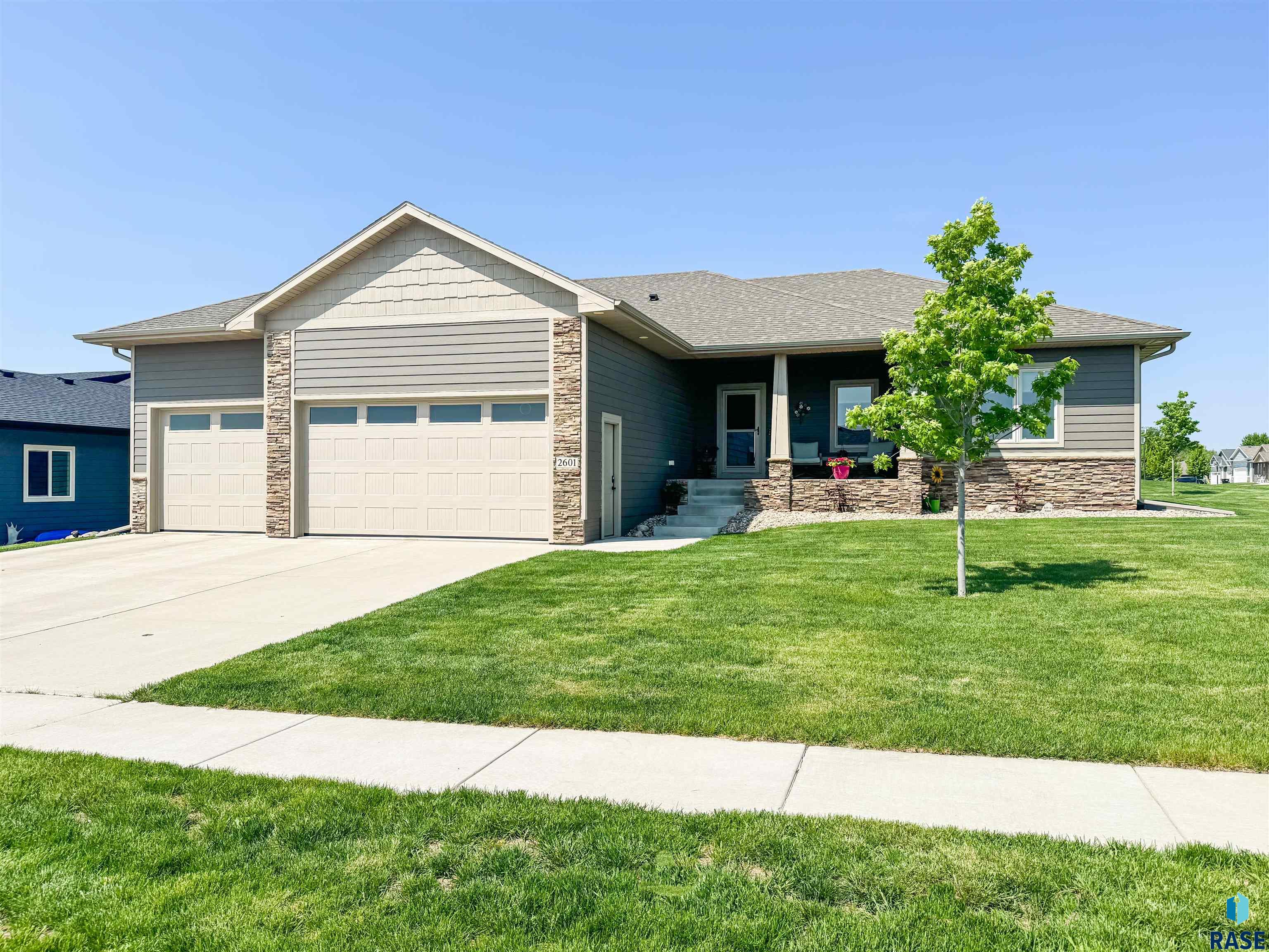 2601 E Sunburst Drive, Brandon, SD 57005 — photo 2