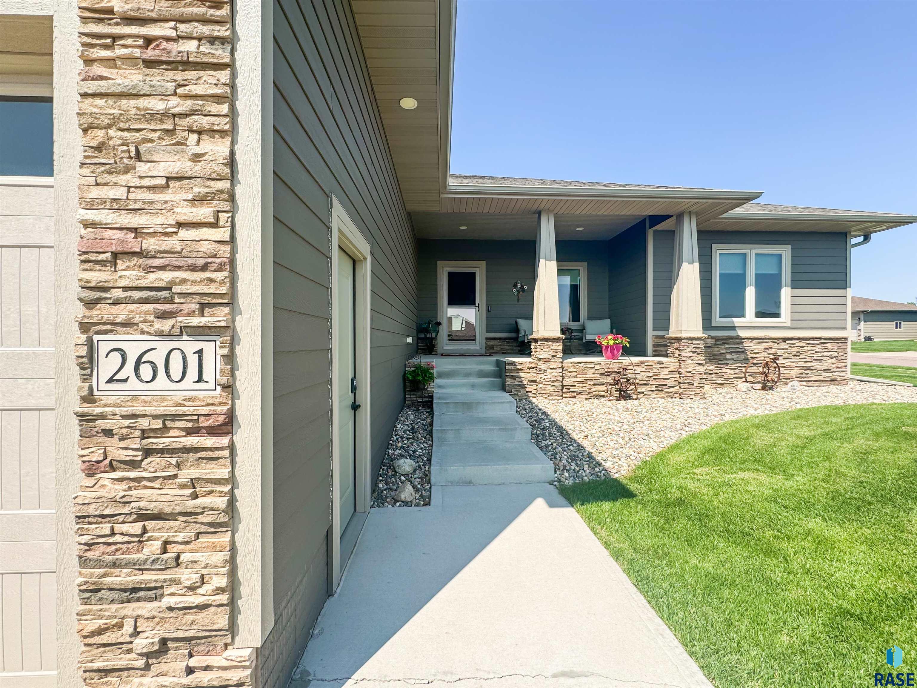 2601 E Sunburst Drive, Brandon, SD 57005 — photo 3