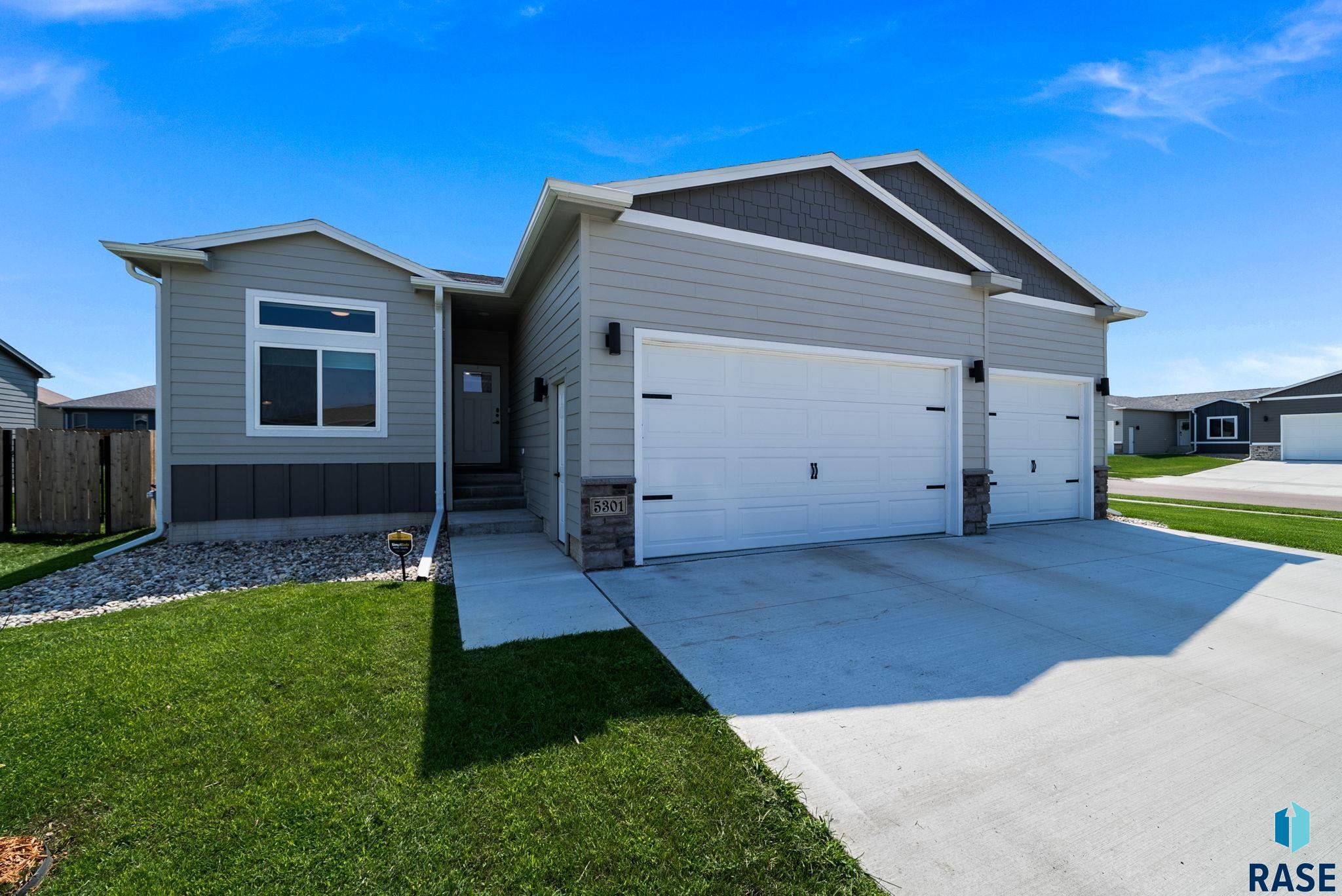 5301 E Lumin Street, Sioux Falls, SD 57108 — photo 2