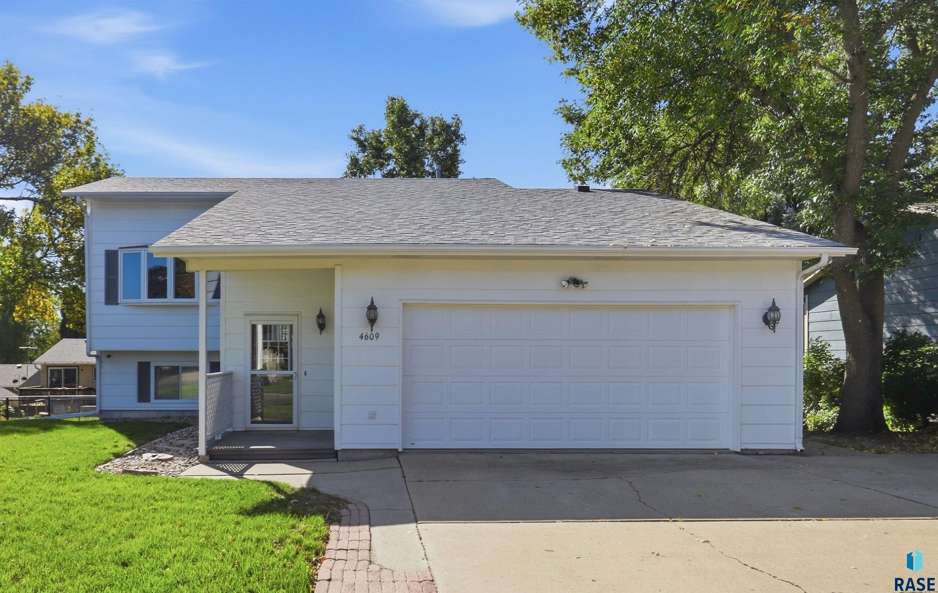 4609 E Fernwood Drive — photo