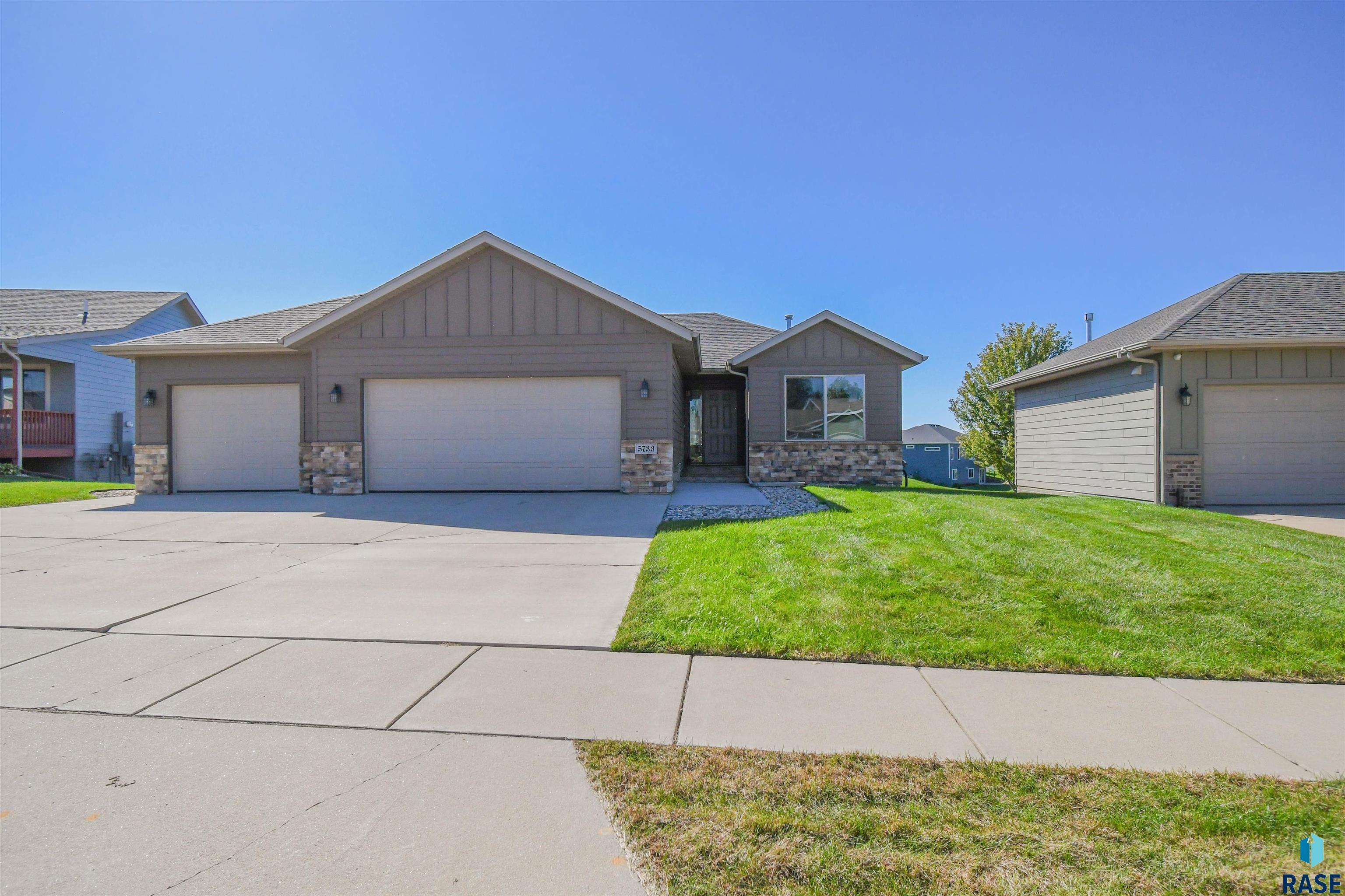 5733 W Bream Court — photo