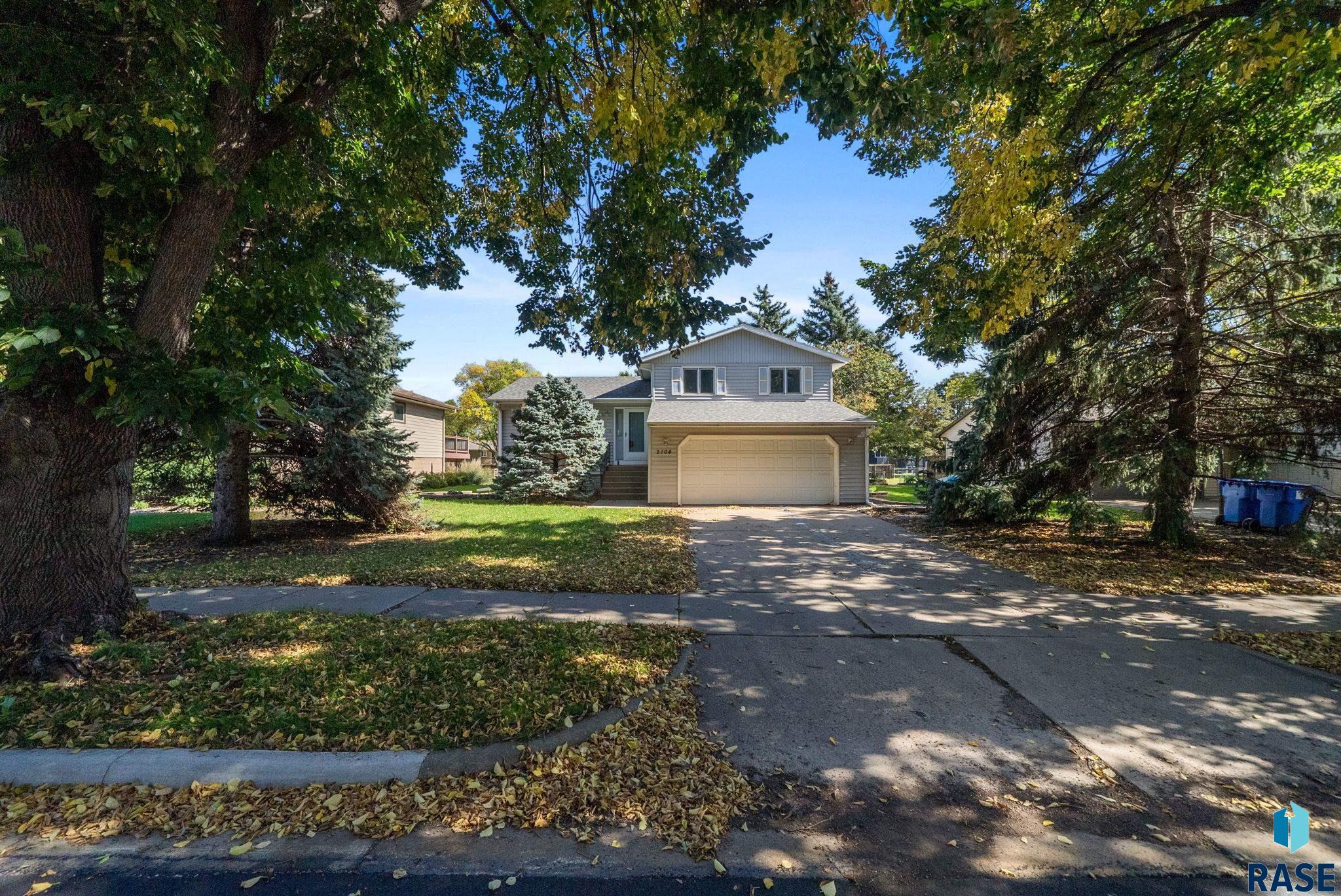 2104 S Devon Drive, Sioux Falls, SD 57106 — photo 2
