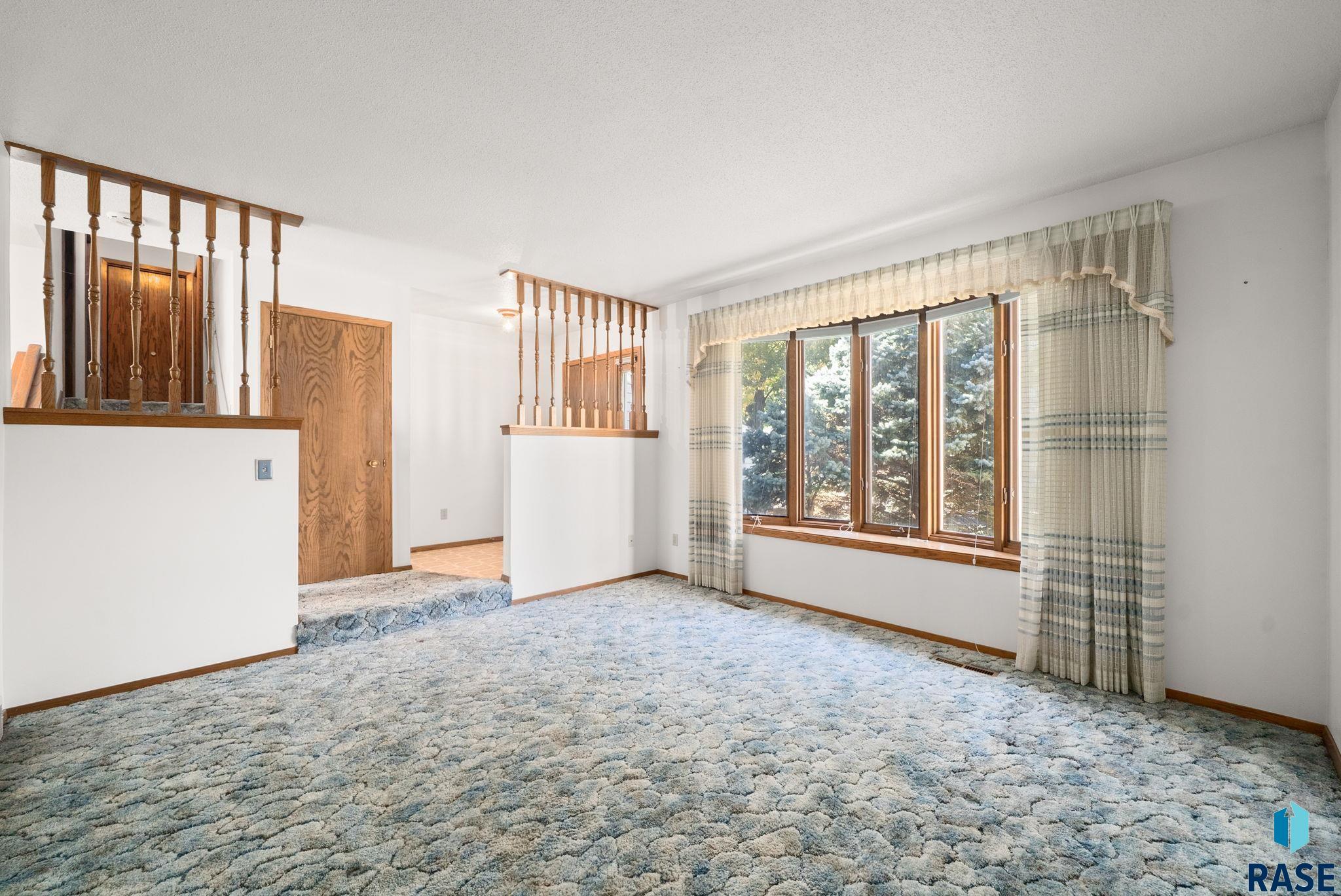 2104 S Devon Drive, Sioux Falls, SD 57106 — photo 3