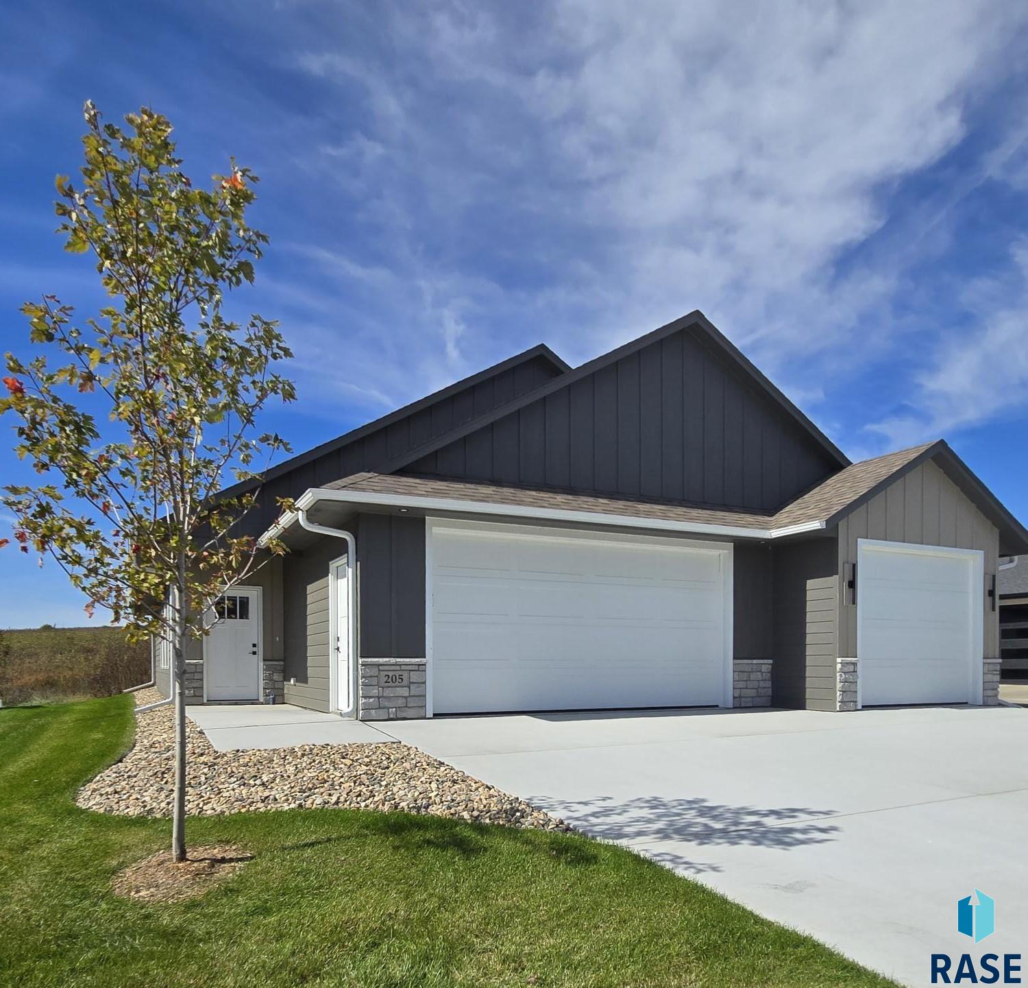 205 N Wildcat Drive — photo