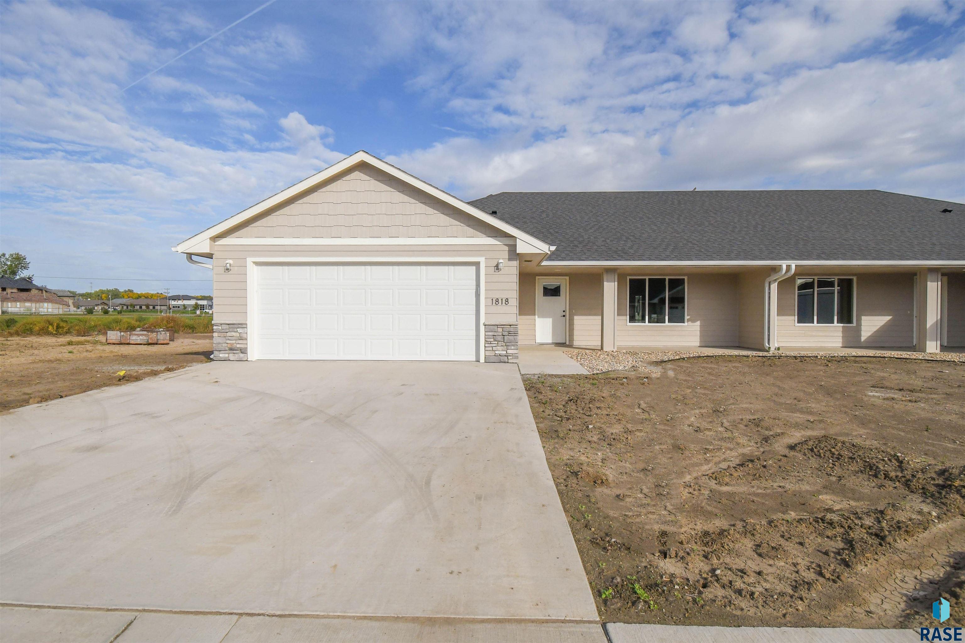 1818 S Daylight Drive — photo