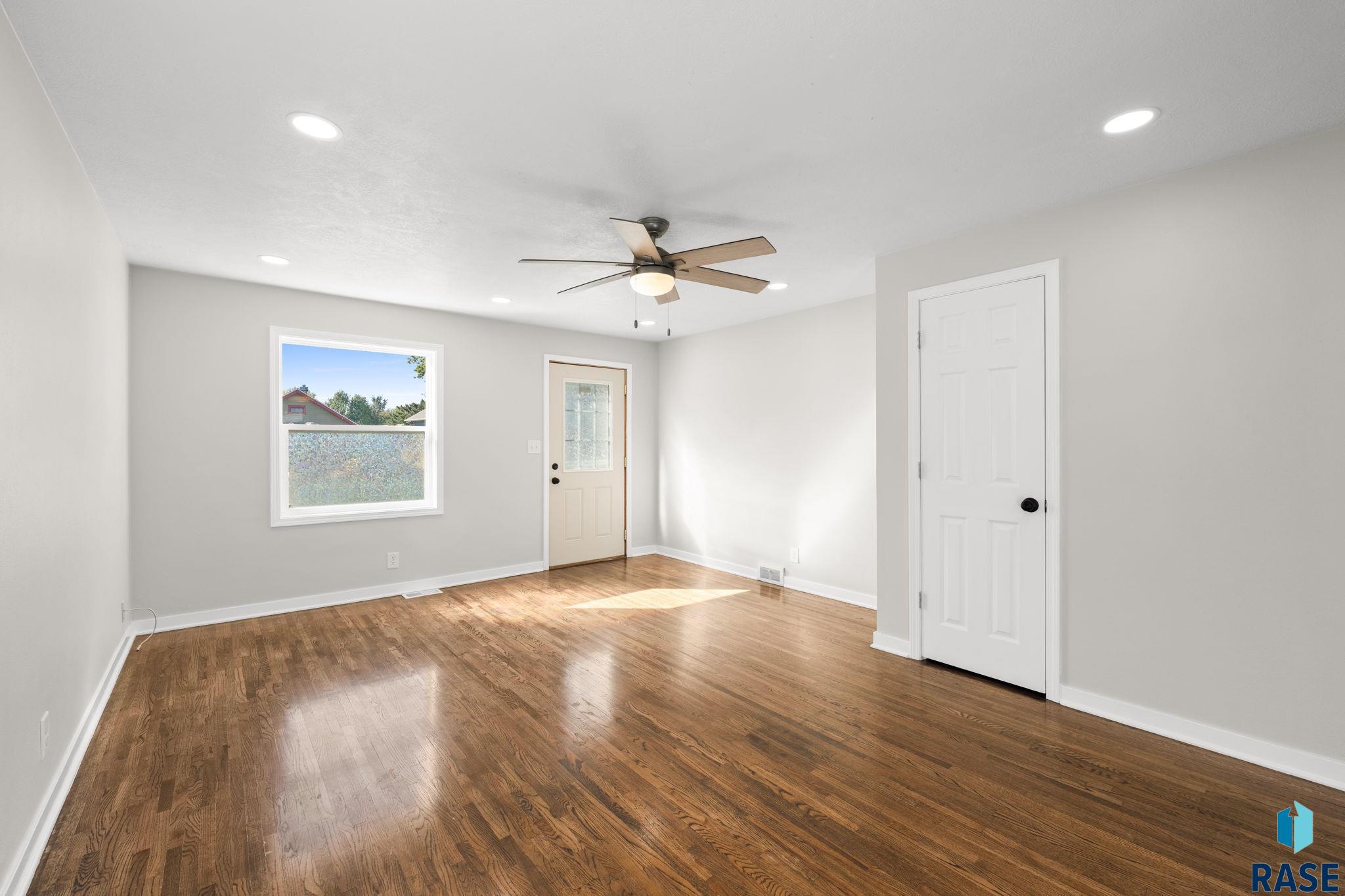 1422 E 4th Street, Sioux Falls, SD 57103 — photo 3