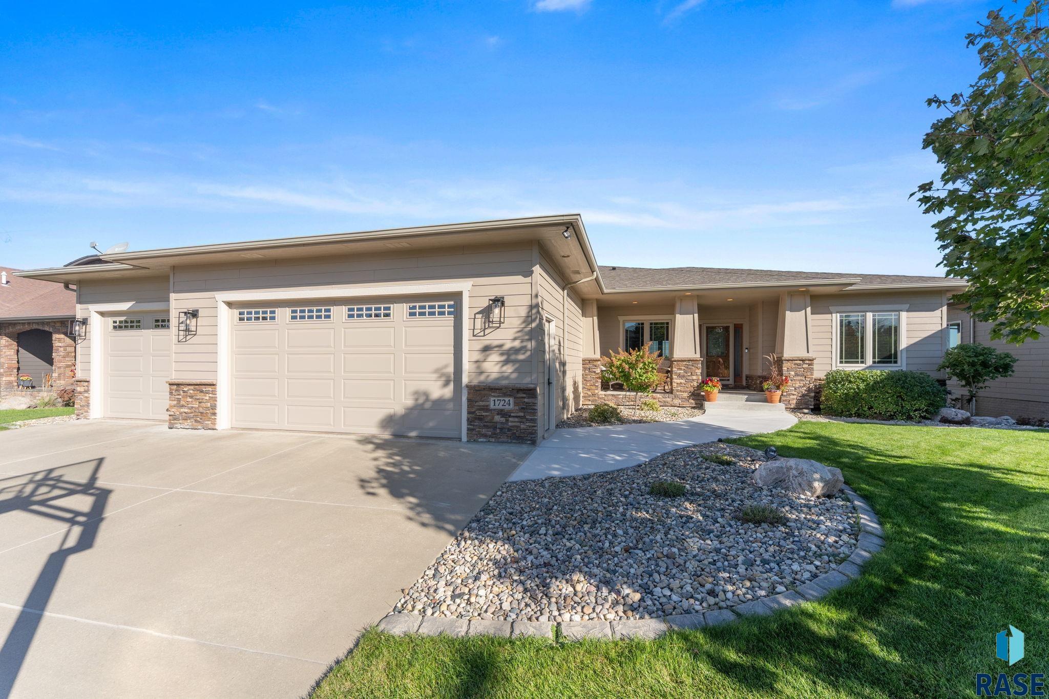 1724 W Grand Arbor Circle — photo