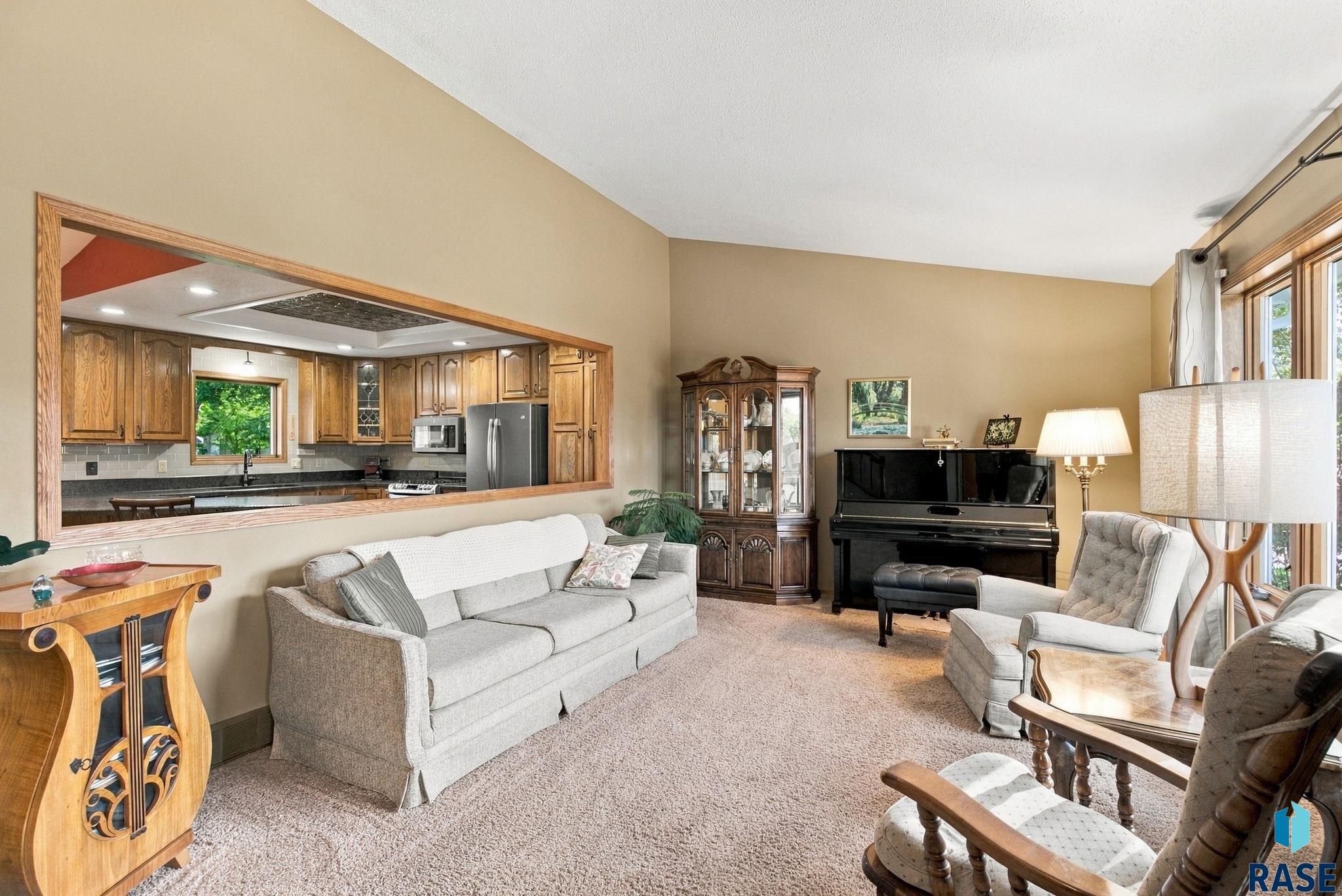 3304 E Marson Drive, Sioux Falls, SD 57103 — photo 2