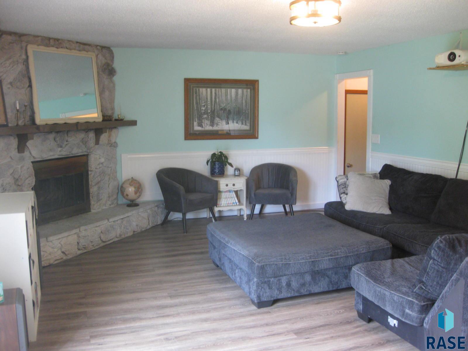 712 E 3rd Street, Dell Rapids, SD 57022 — photo 2