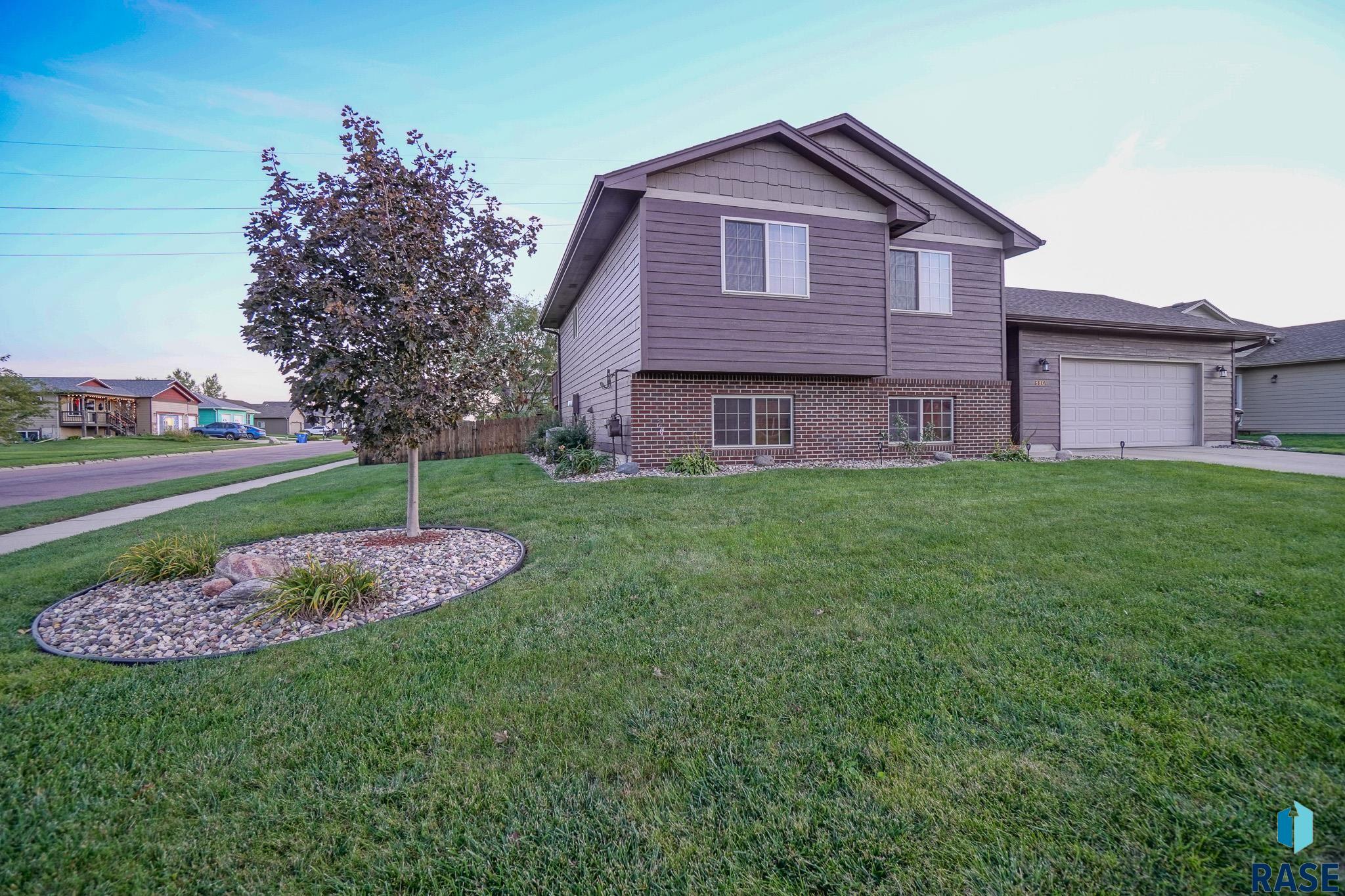 8801 W Stoney Creek Street — photo