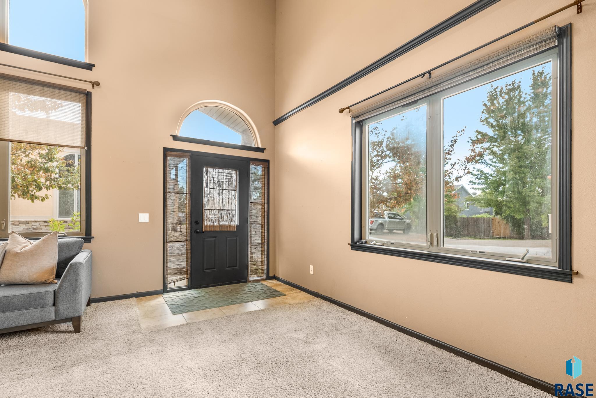 637 E Brian Street, Tea, SD 57064 — photo 2