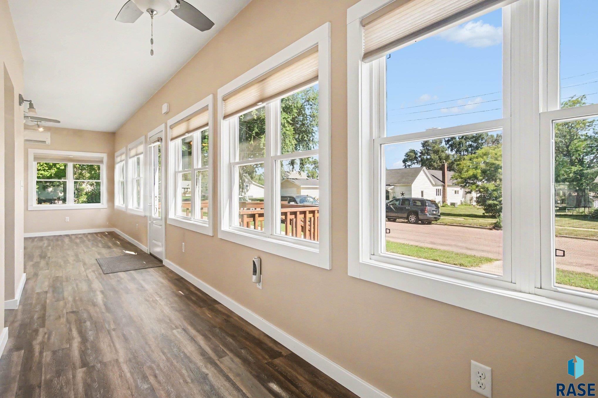 420 W 7th Street, Canton, SD 57013 — photo 2