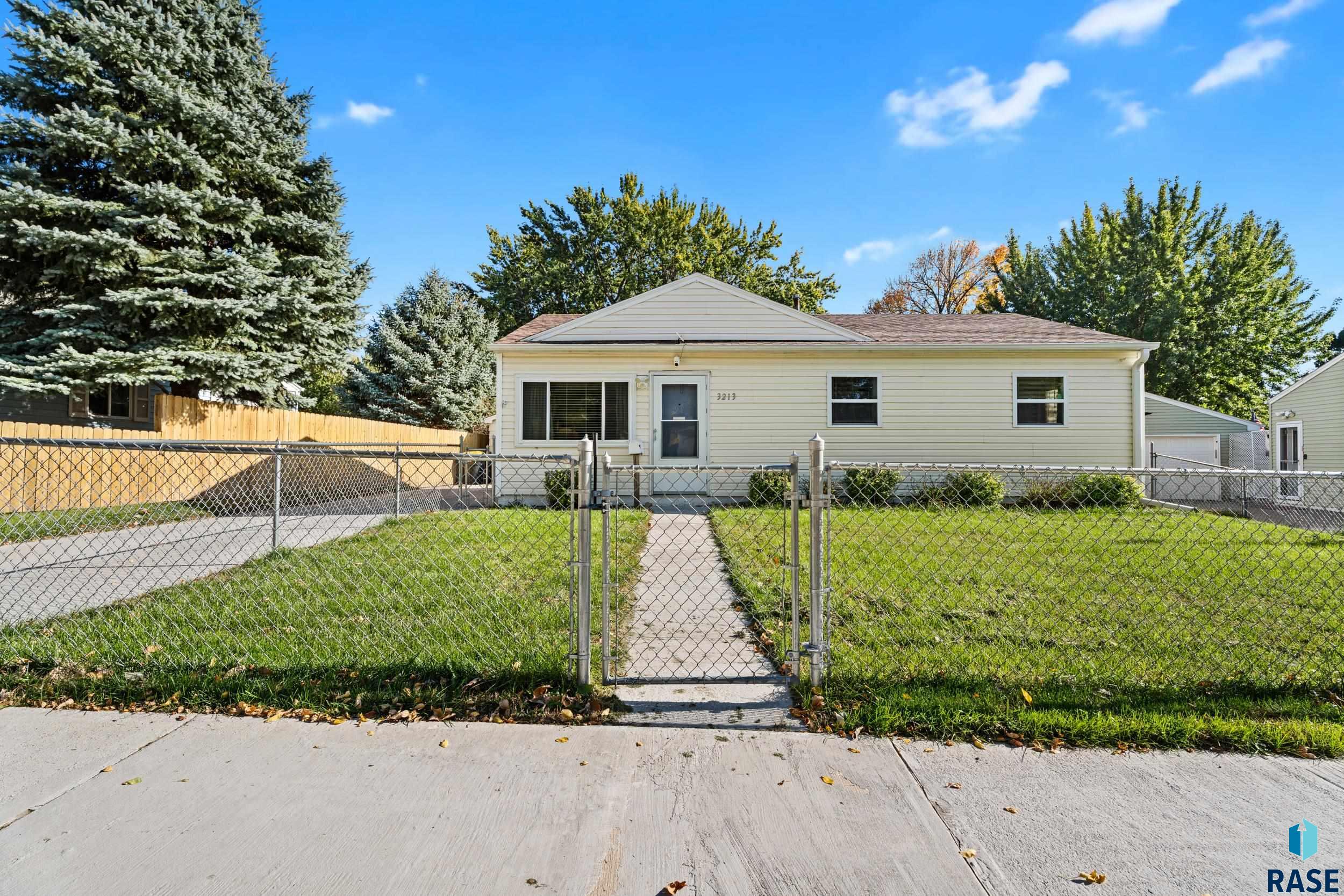3213 E 20th Street, Sioux Falls, SD 57103 — photo 2