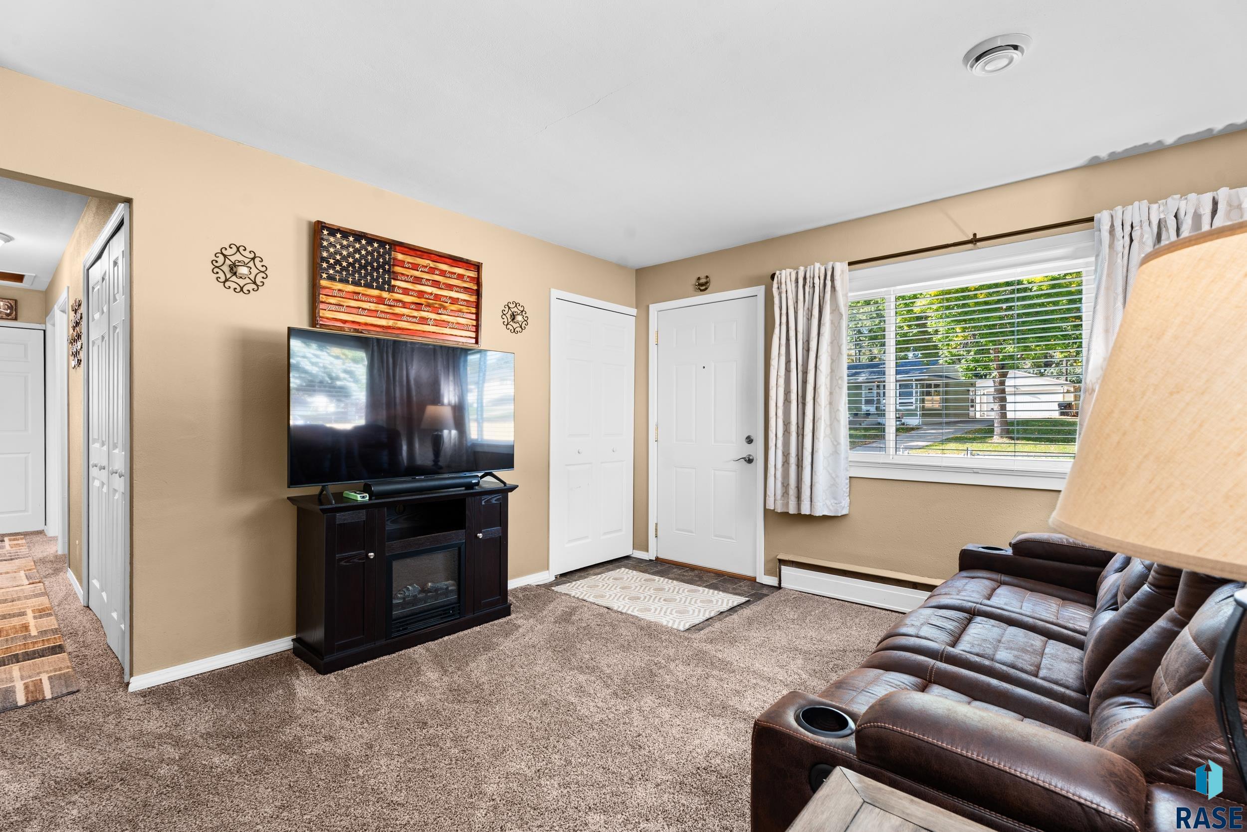 3213 E 20th Street, Sioux Falls, SD 57103 — photo 3