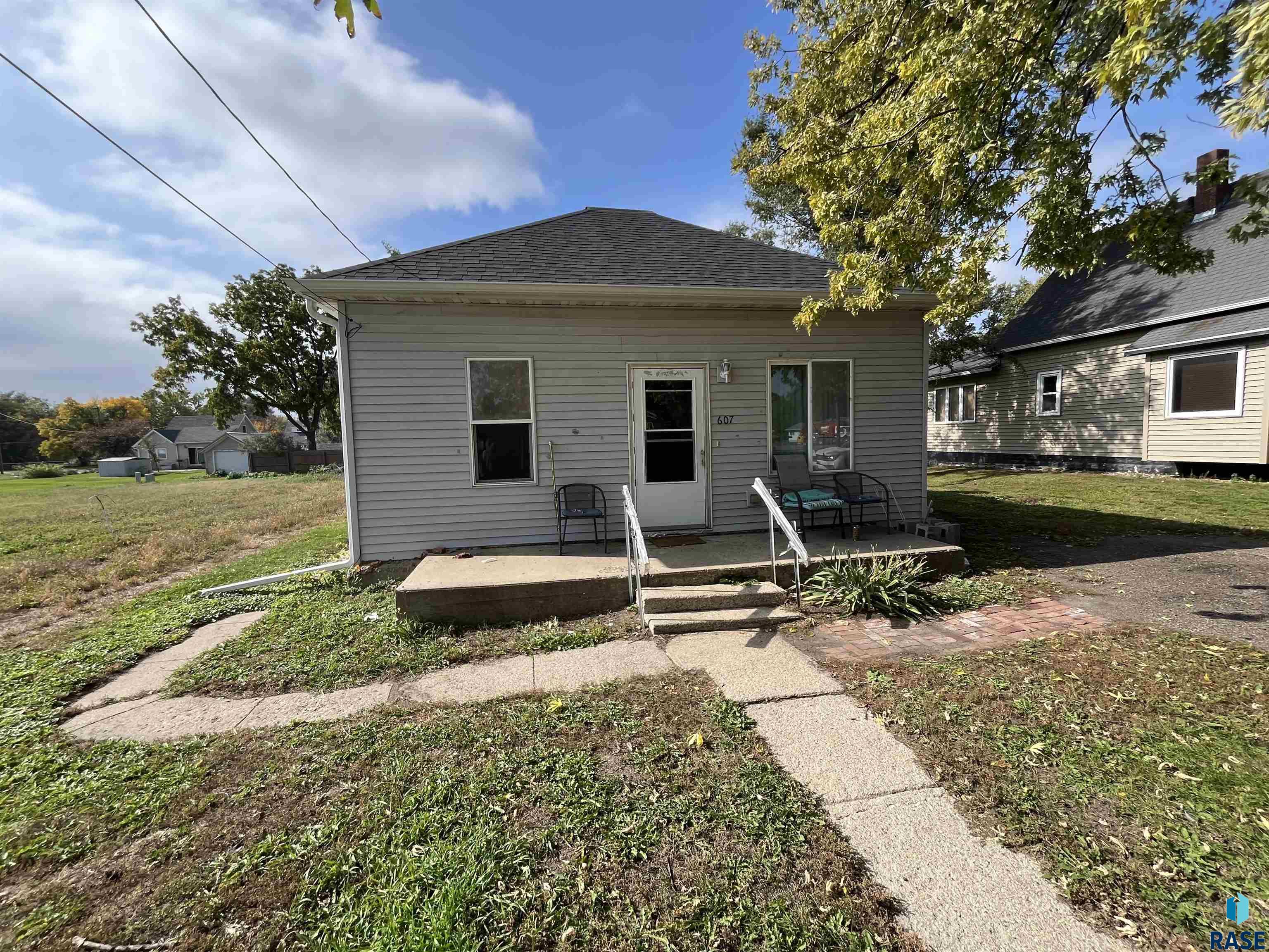 607 S Cedar Street — photo