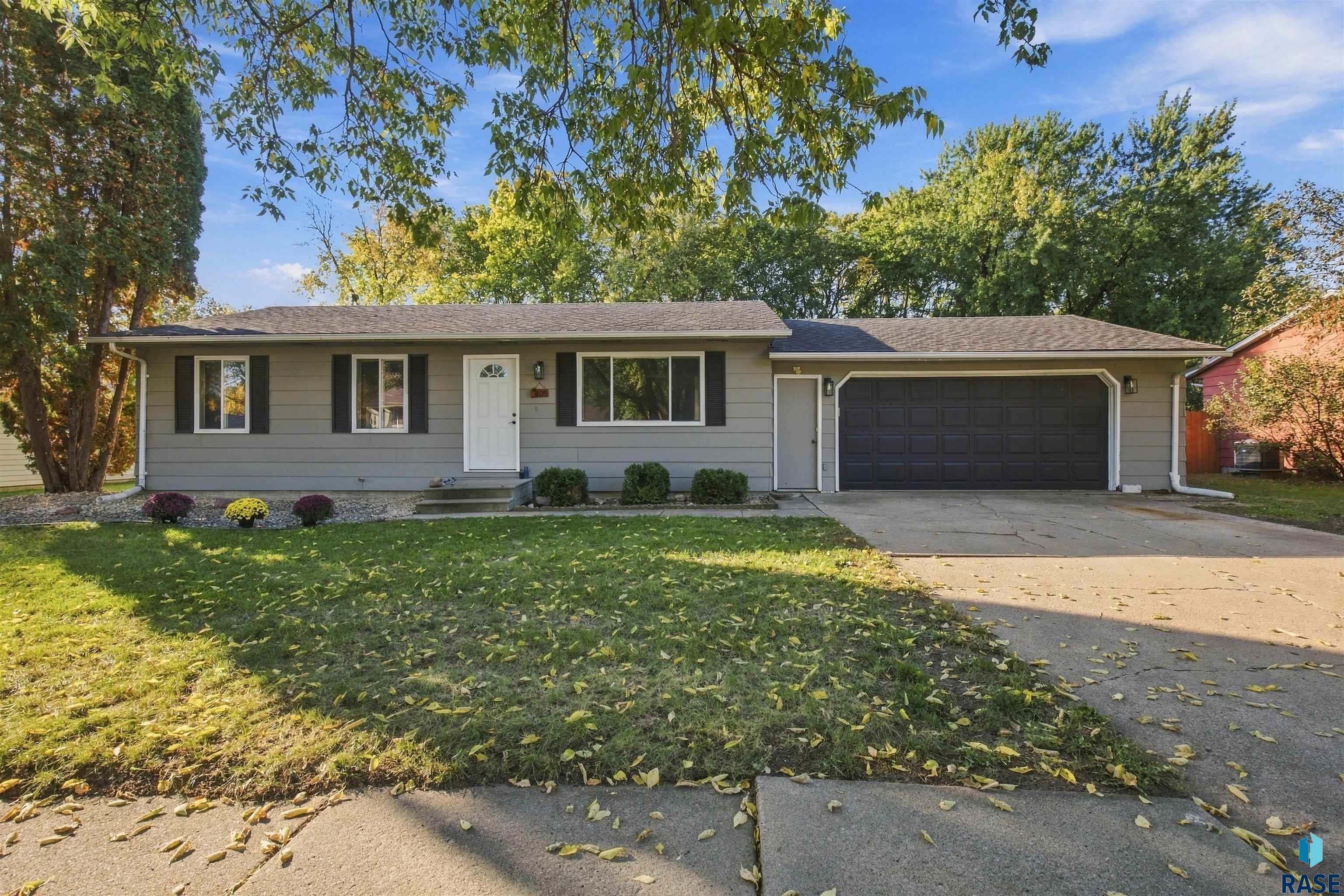 105 E Maureen Drive, Brandon, SD 57005 — photo 2