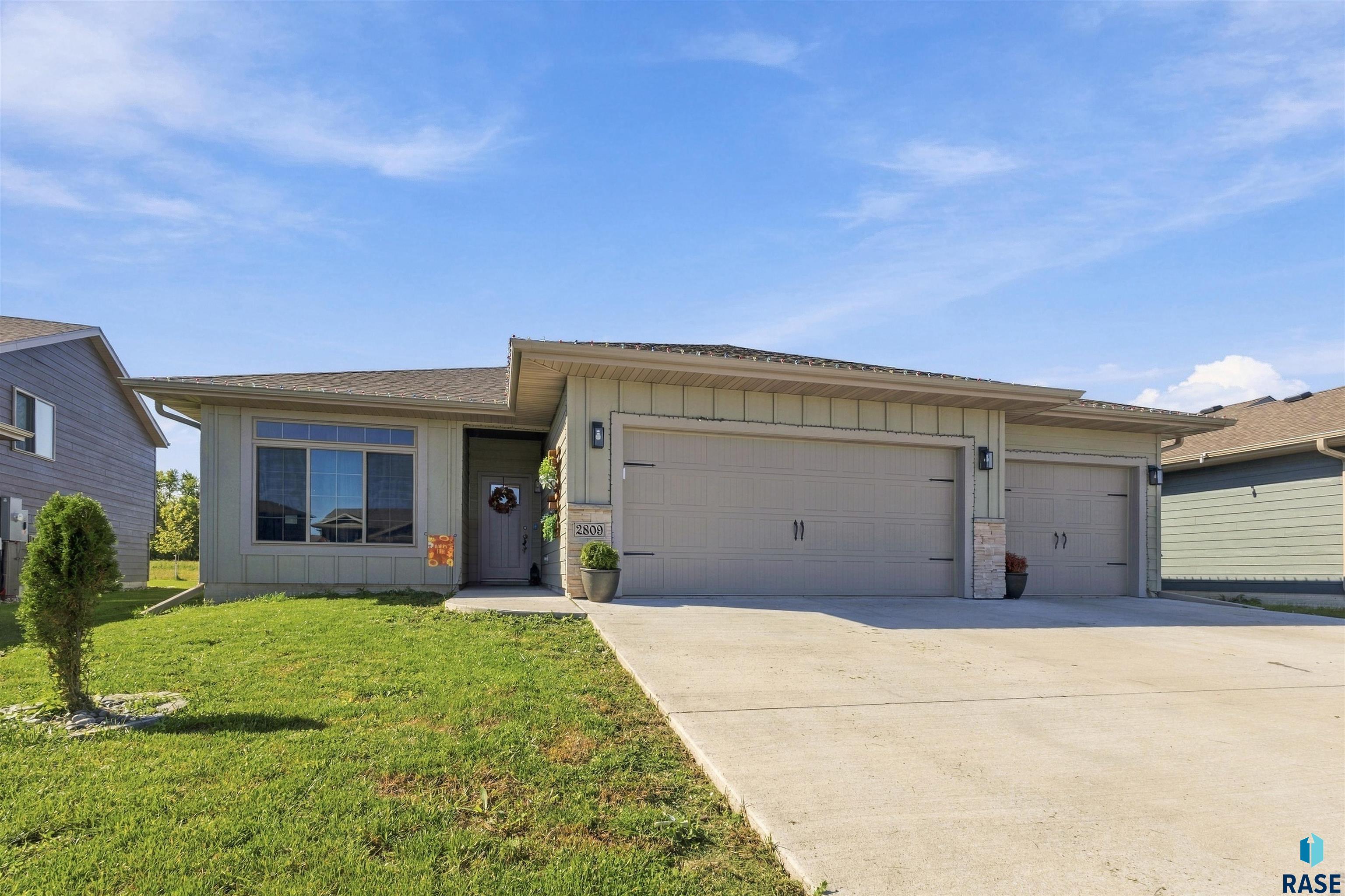 2809 S Lana Drive — photo