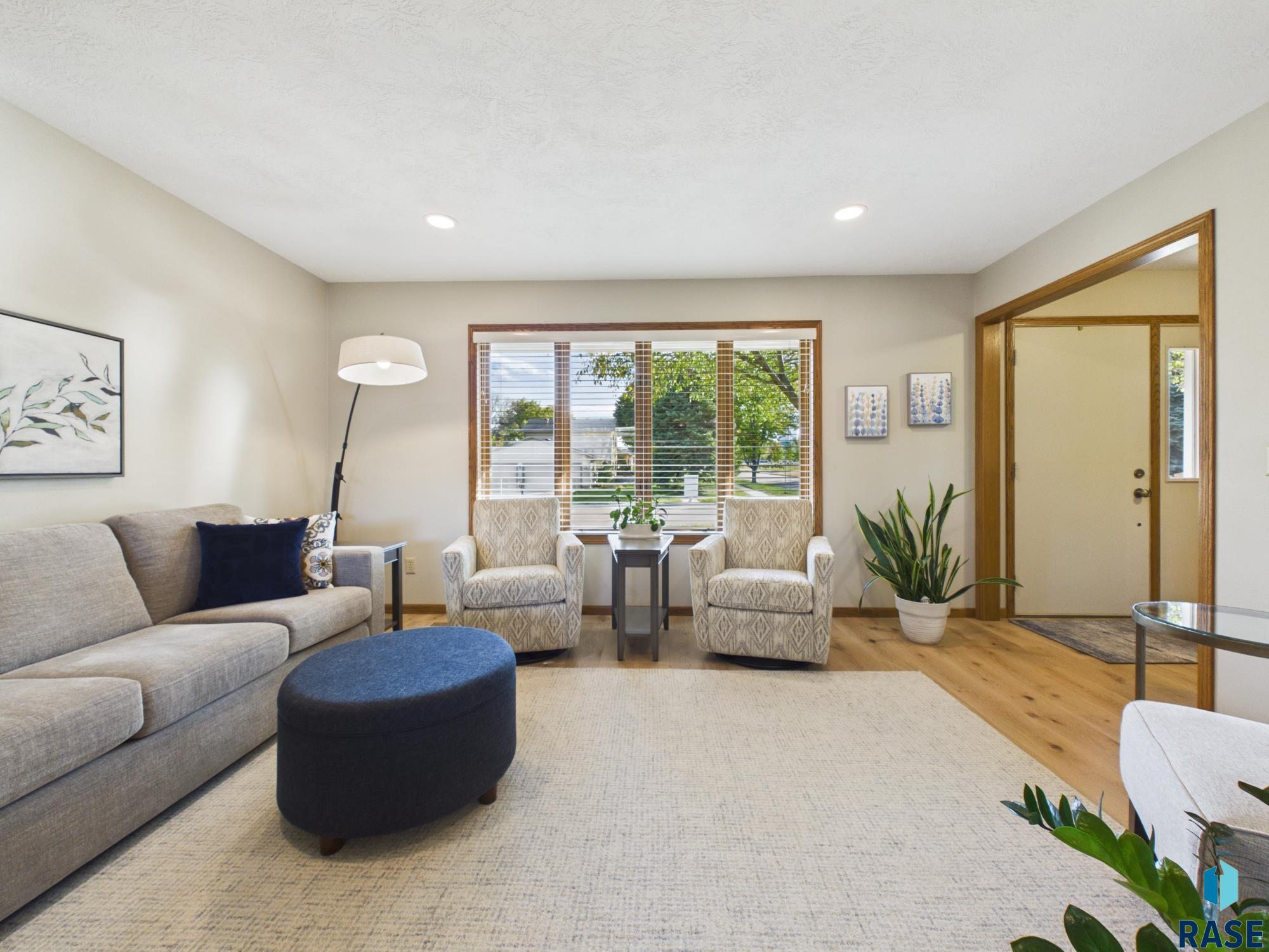 2900 E 52nd Street, Sioux Falls, SD 57103 — photo 2