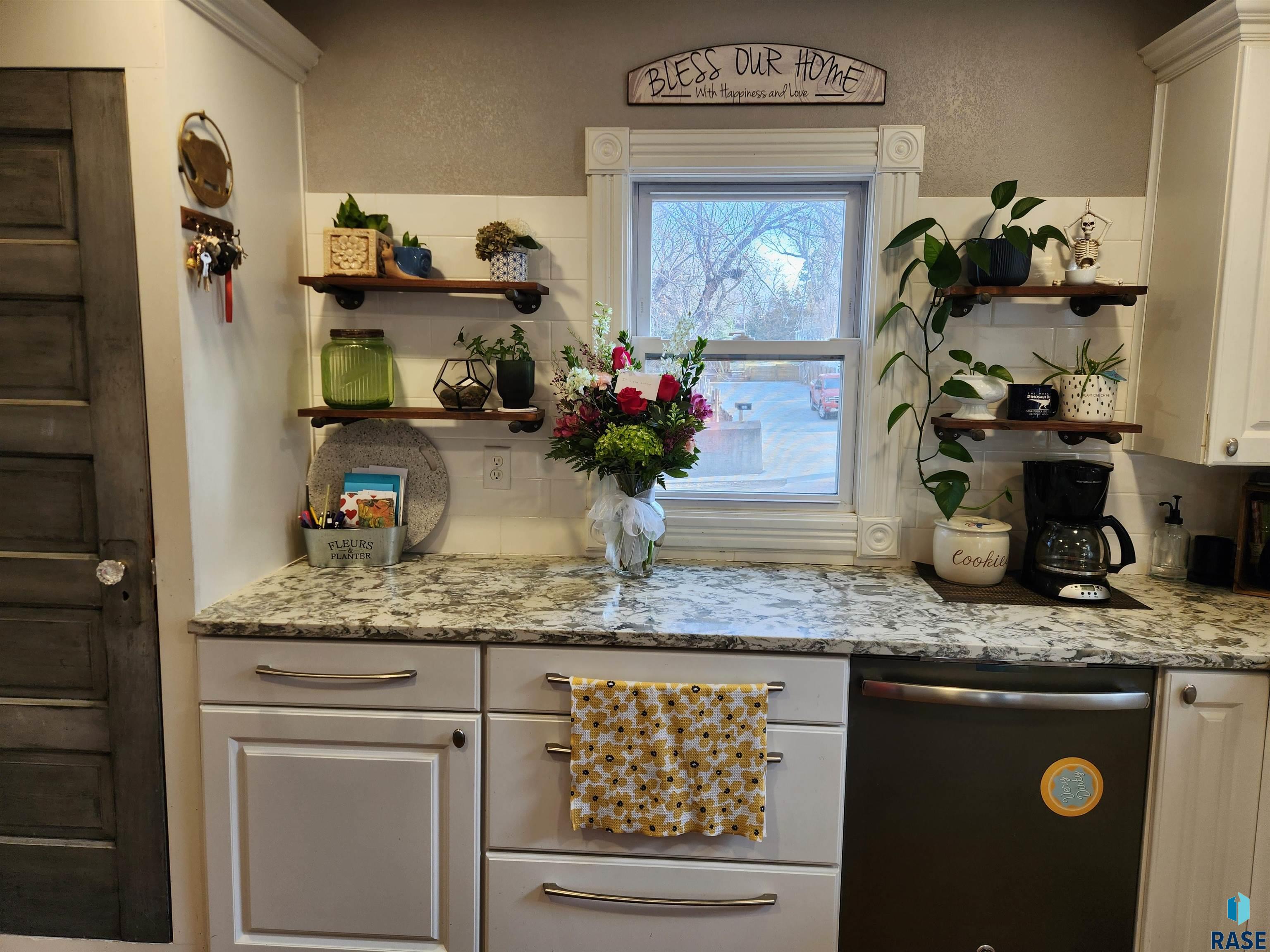 304 E Beebe Avenue, Chamberlain, SD 57325 — photo 3