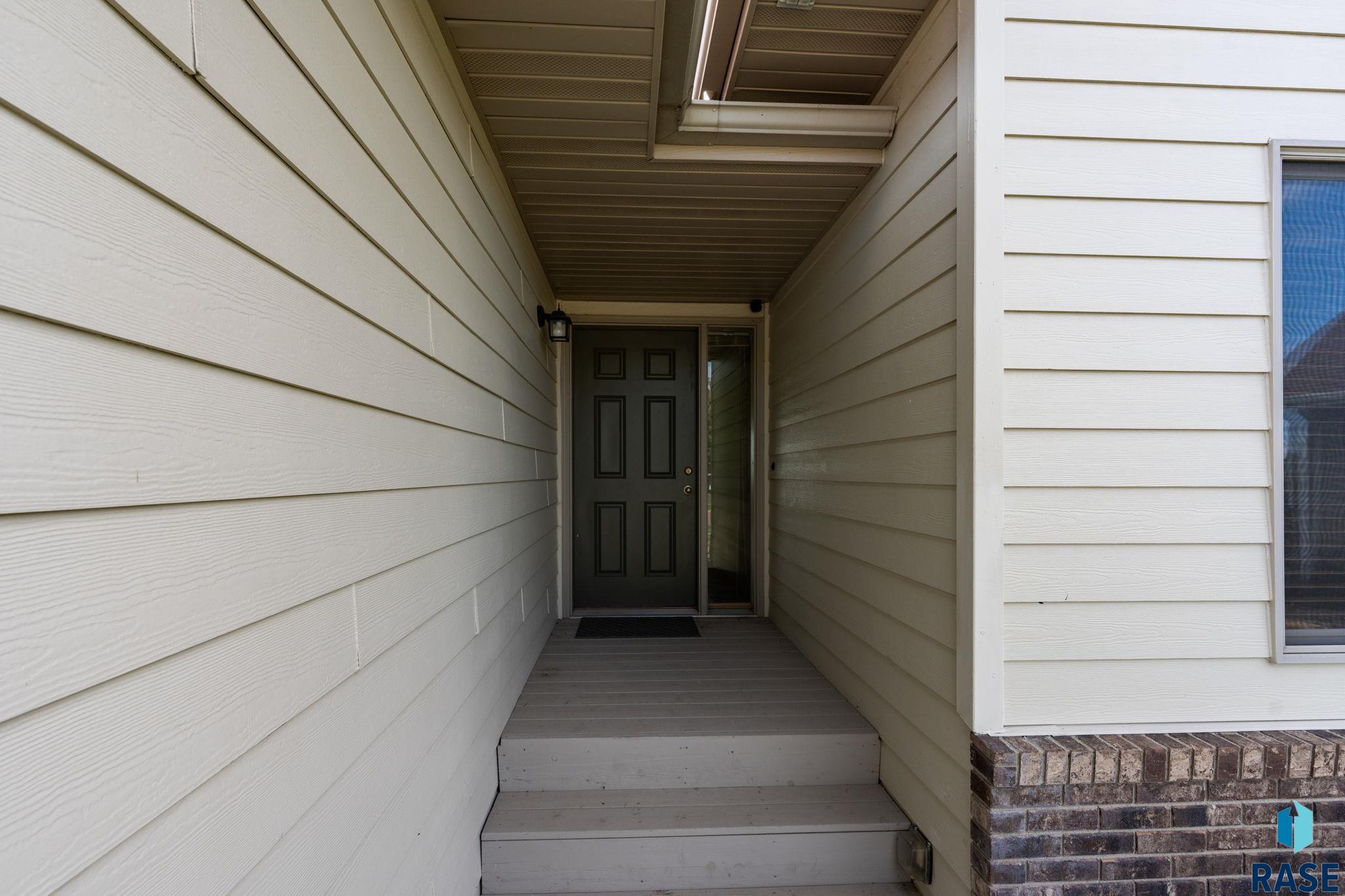 804 S 7th Avenue, Brandon, SD 57005 — photo 2