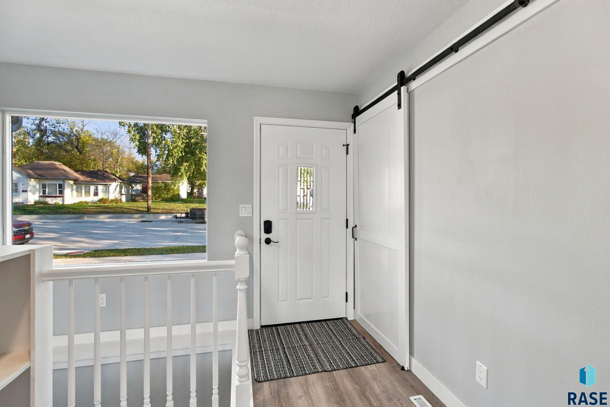 105 E 3rd Street, Dell Rapids, SD 57022 — photo 2