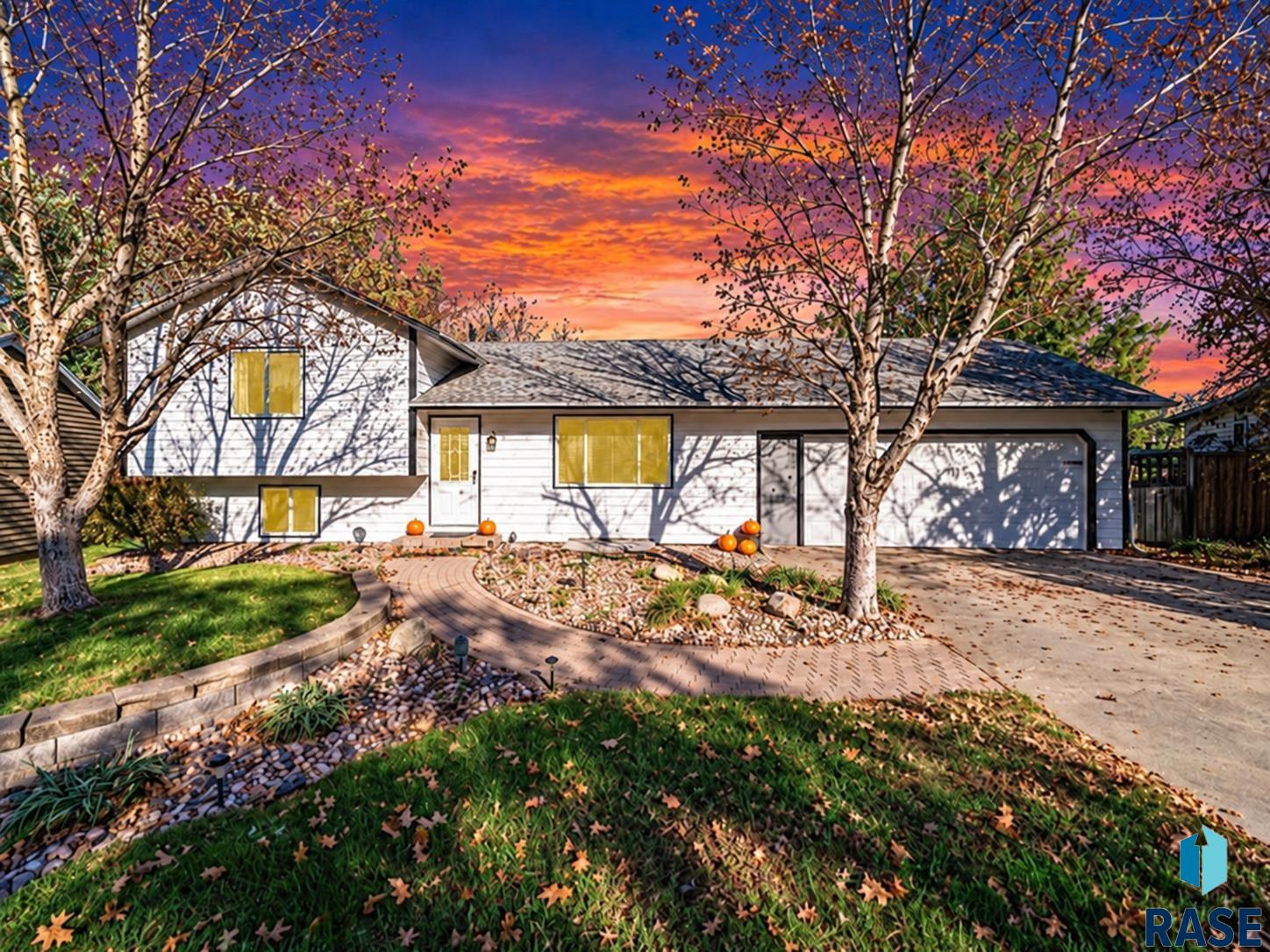 702 N Montgomery Court — photo