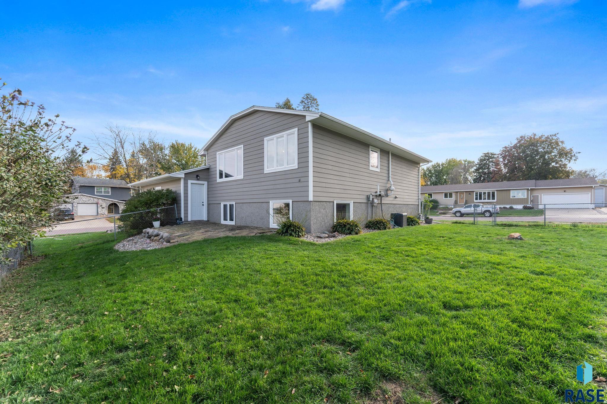 3916 E 15th Street, Sioux Falls, SD 57103 — photo 2