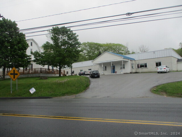 400 Torrington Road — photo