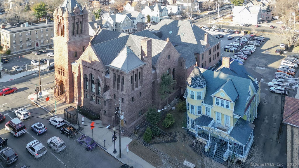 1455 Chapel Street — photo