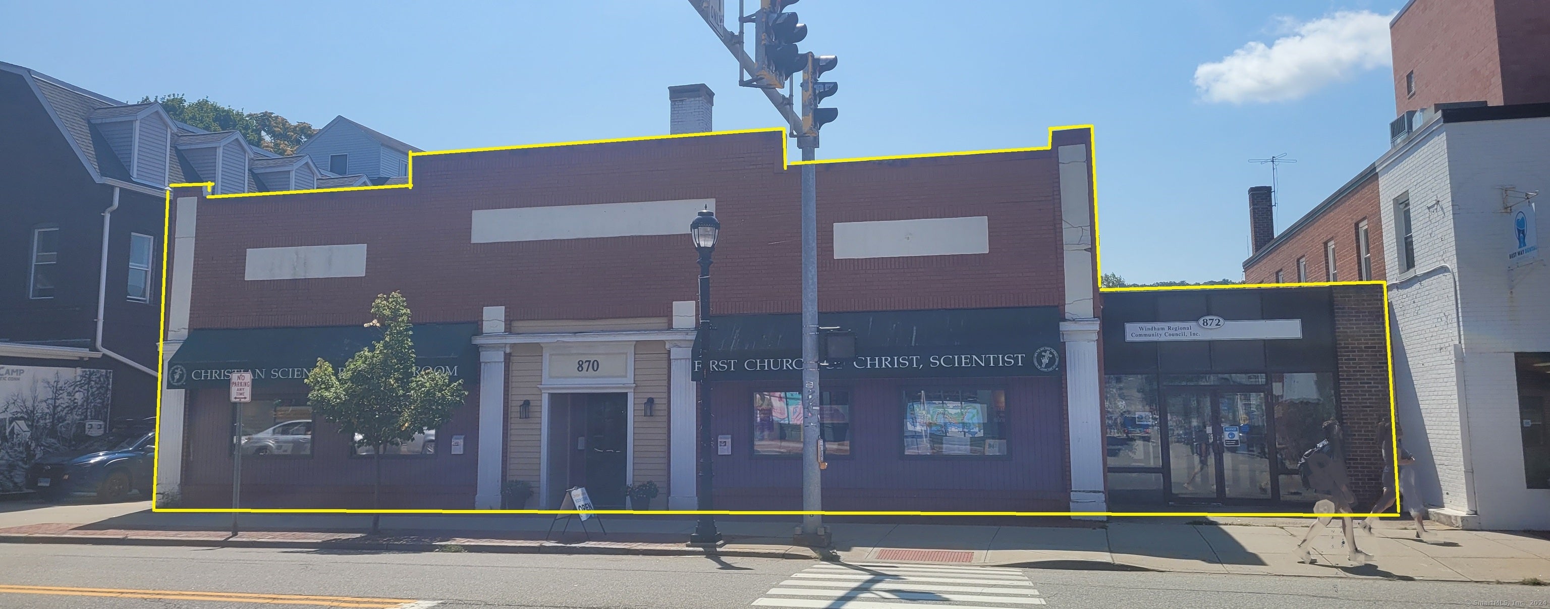 872 Main Street — photo