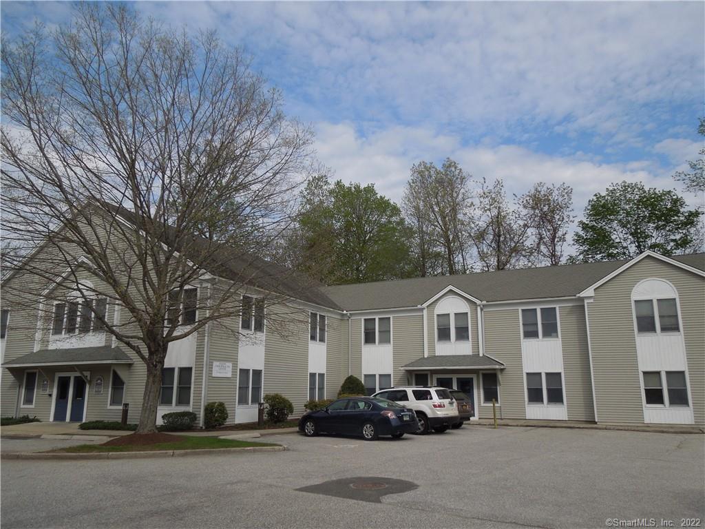 Home in Ridgefield, CT 06877 — photo 2