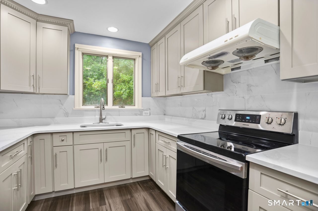 Home in Greenwich, CT 06870 — photo 3
