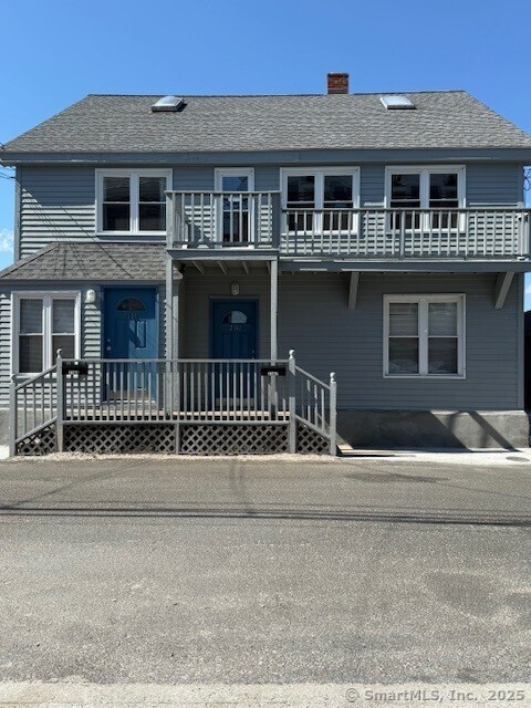 2142 Fairfield Beach Road — photo