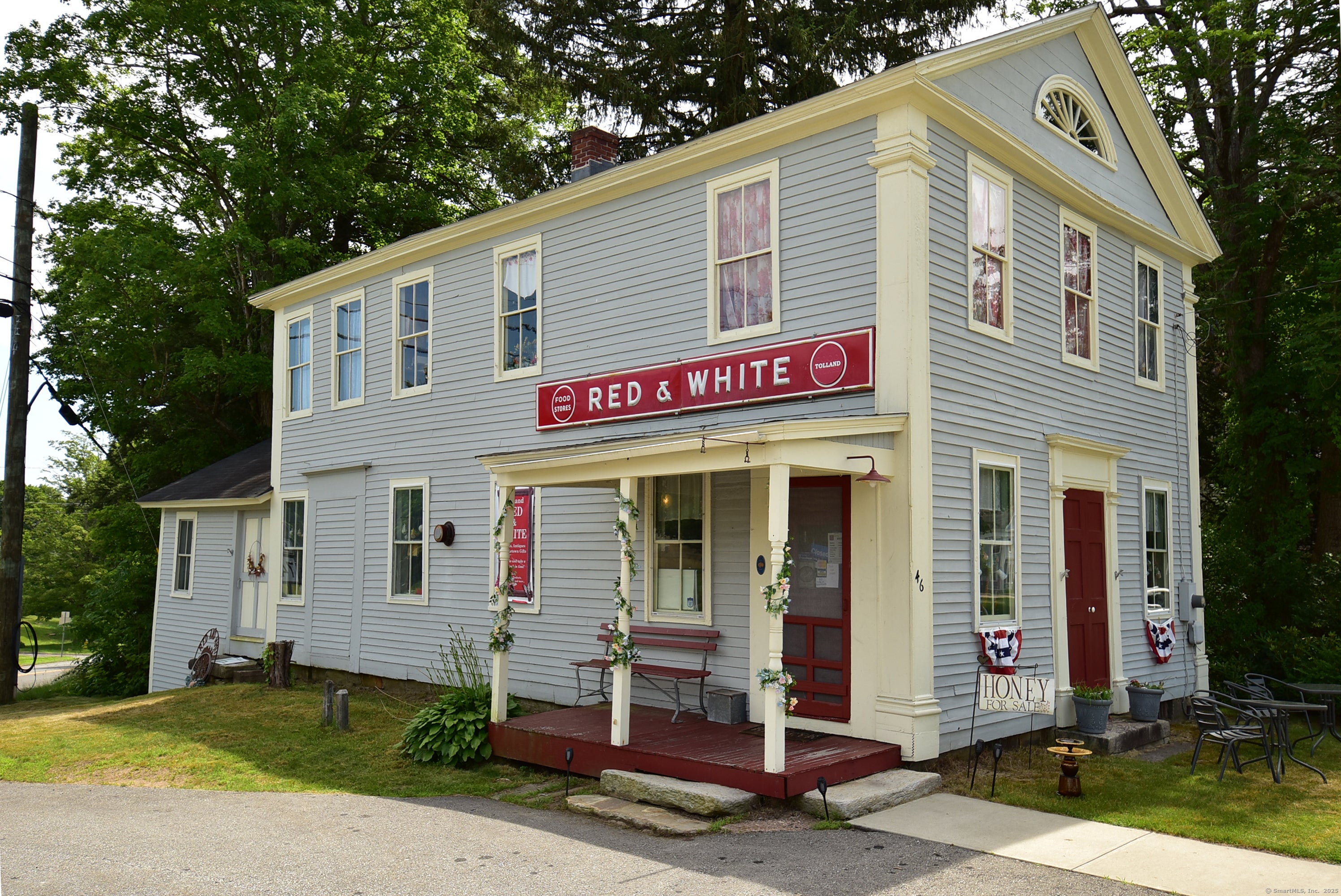 46 Tolland Green — photo