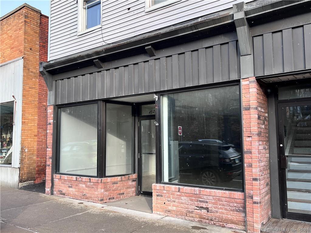 452 Main Street — photo
