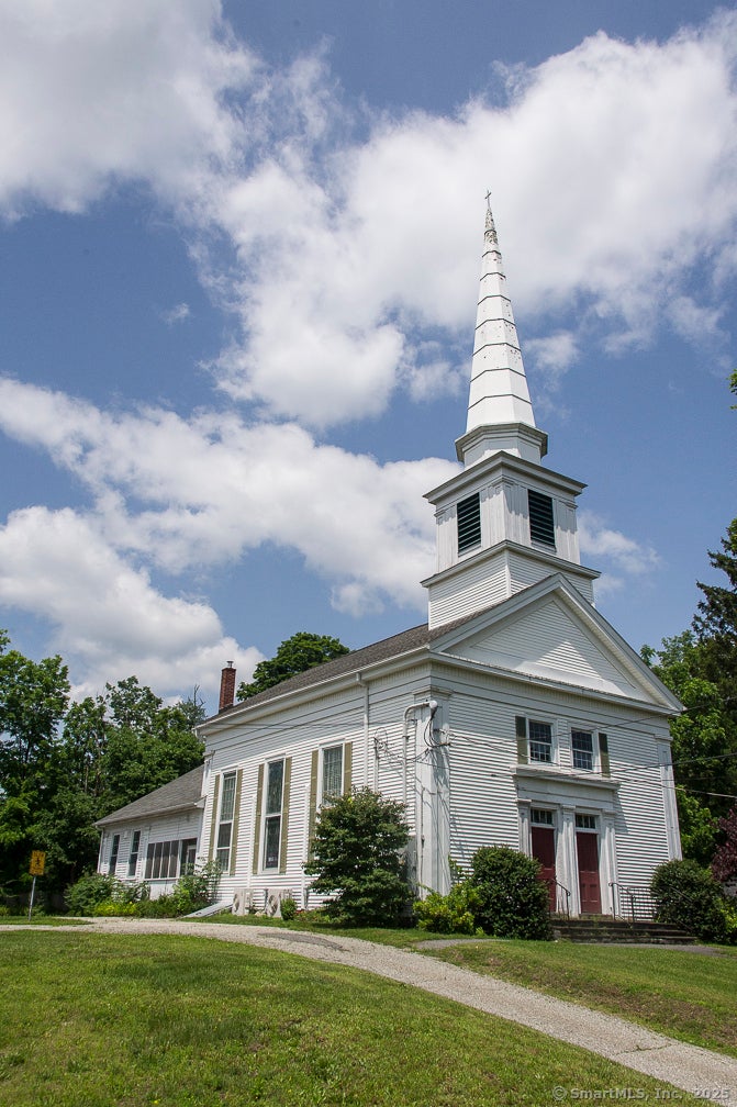 685 Kent Road — photo