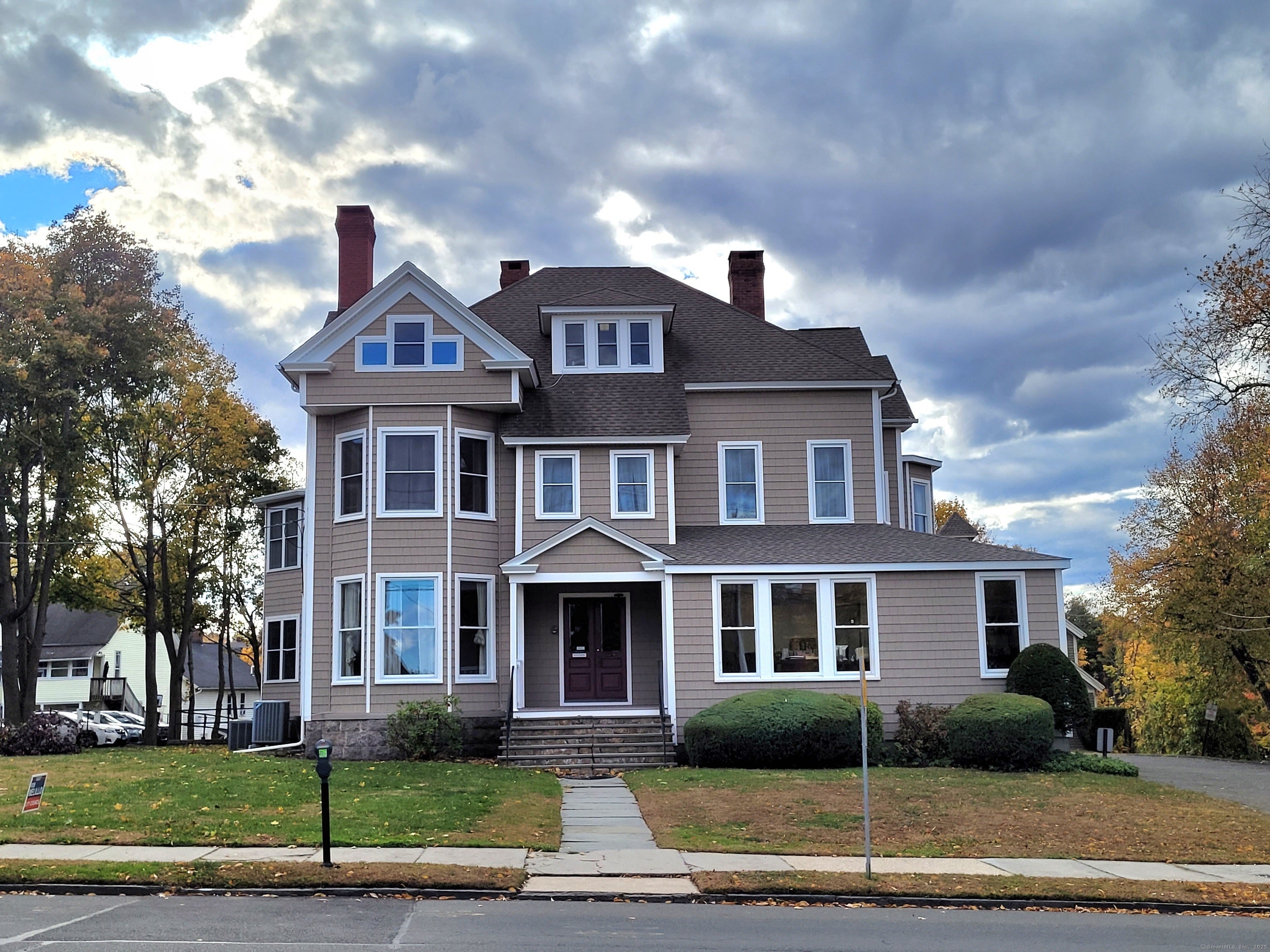 152 Deer Hill Avenue 300 — photo